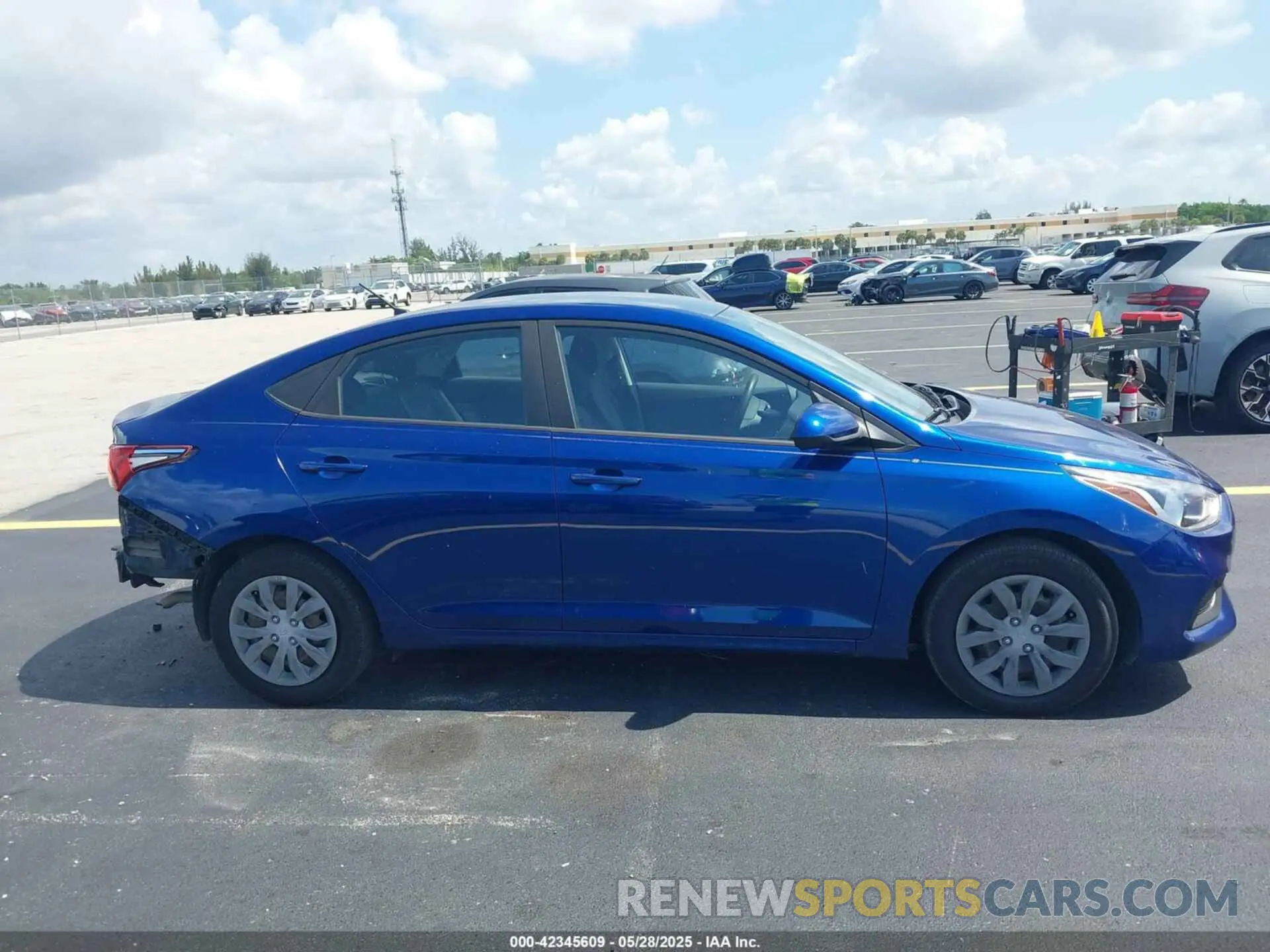 14 Photograph of a damaged car 3KPC24A3XKE058361 HYUNDAI ACCENT 2019