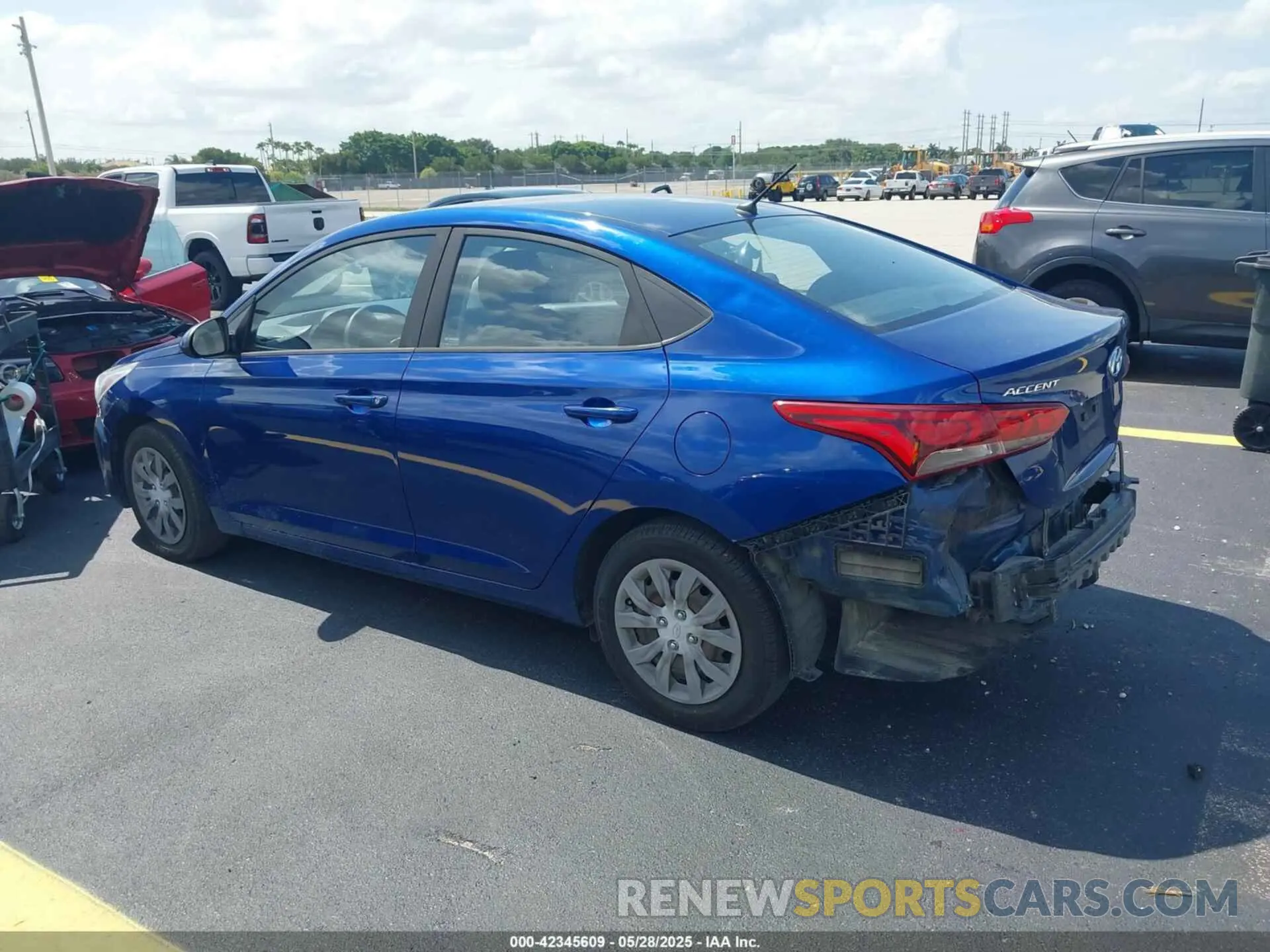 3 Photograph of a damaged car 3KPC24A3XKE058361 HYUNDAI ACCENT 2019