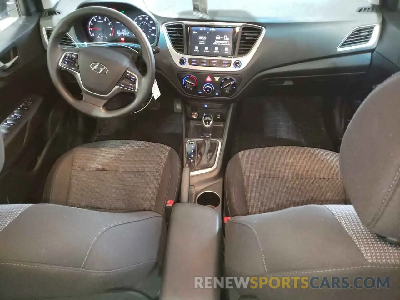 8 Photograph of a damaged car 3KPC24A3XKE061244 HYUNDAI ACCENT 2019