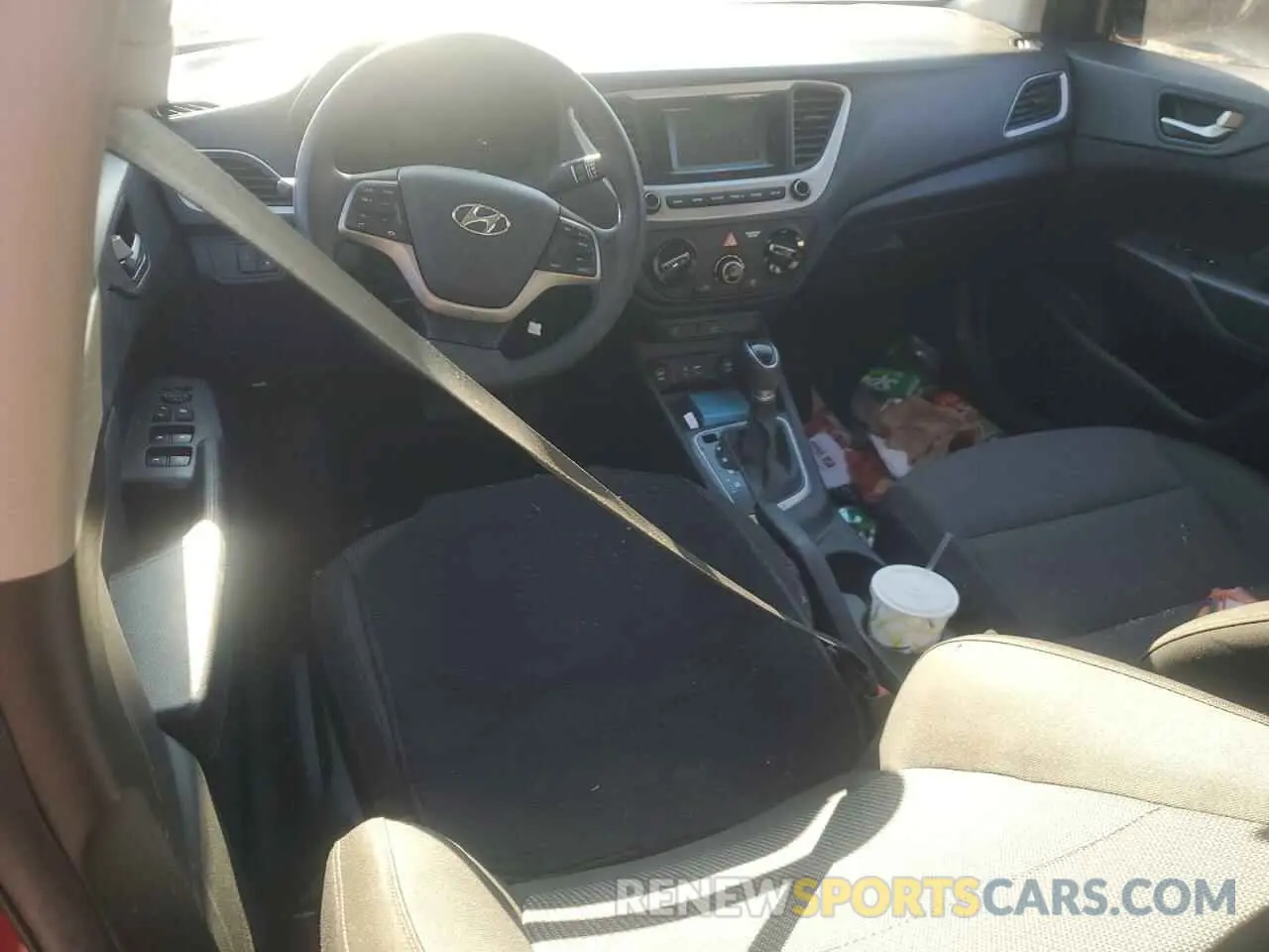 8 Photograph of a damaged car 3KPC24A3XKE065679 HYUNDAI ACCENT 2019