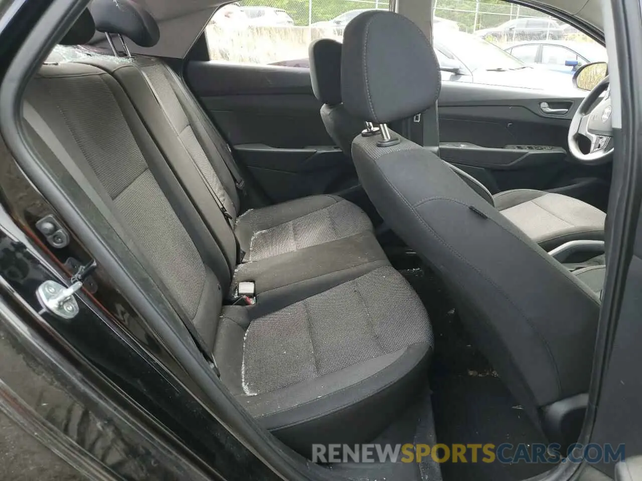 10 Photograph of a damaged car 3KPC24A3XKE065746 HYUNDAI ACCENT 2019