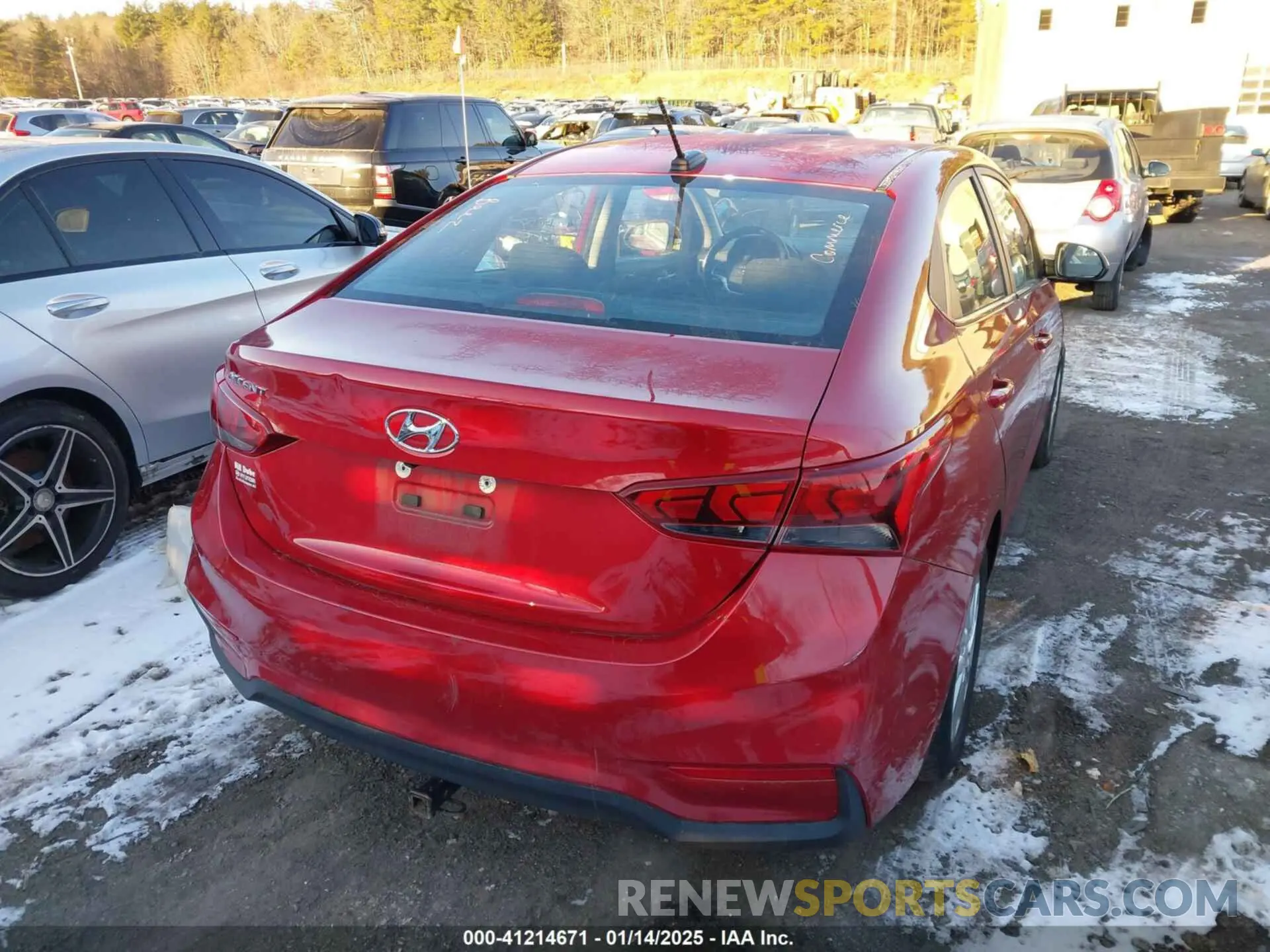 17 Photograph of a damaged car 3KPC24A3XKE066833 HYUNDAI ACCENT 2019