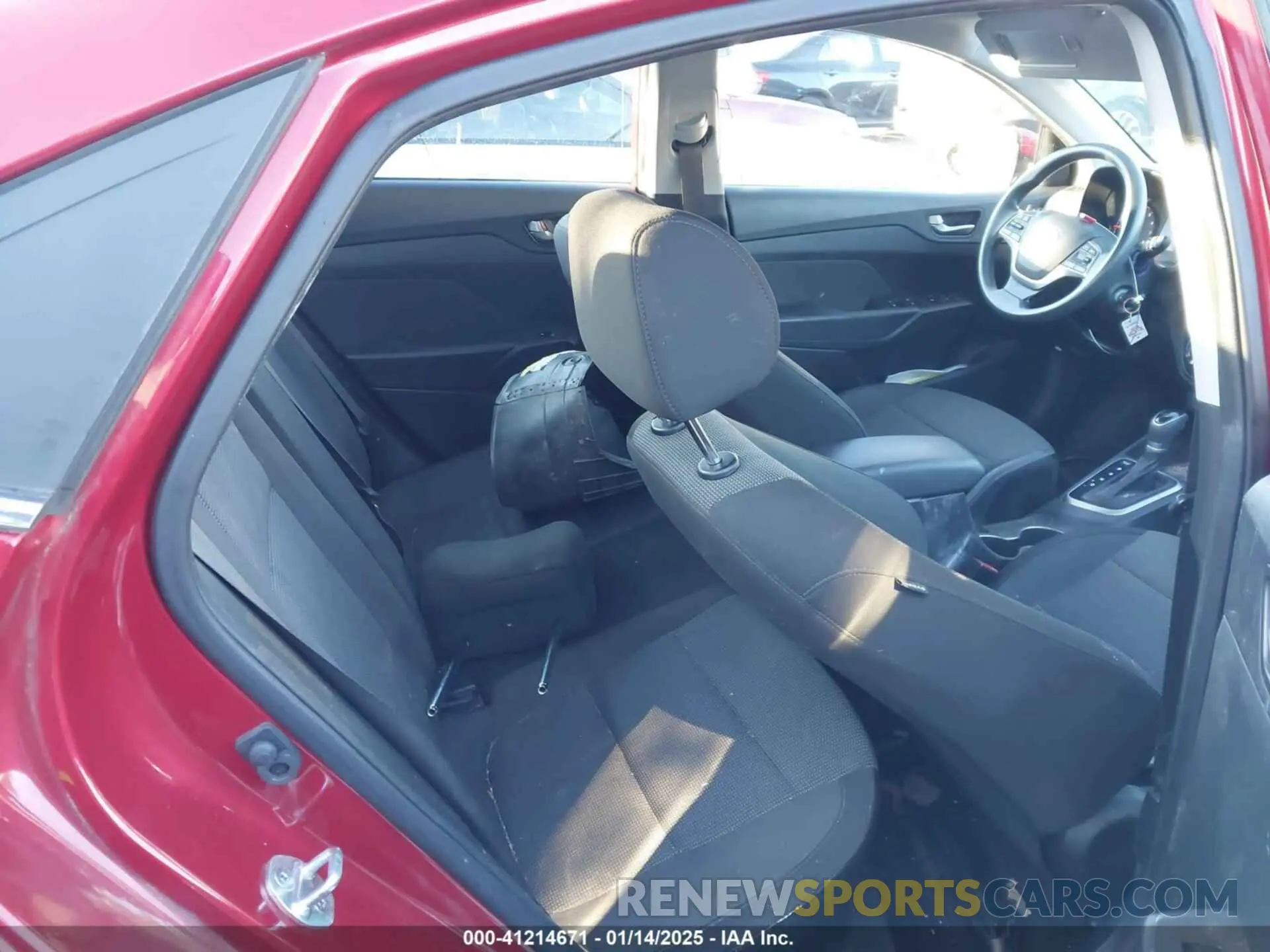 8 Photograph of a damaged car 3KPC24A3XKE066833 HYUNDAI ACCENT 2019
