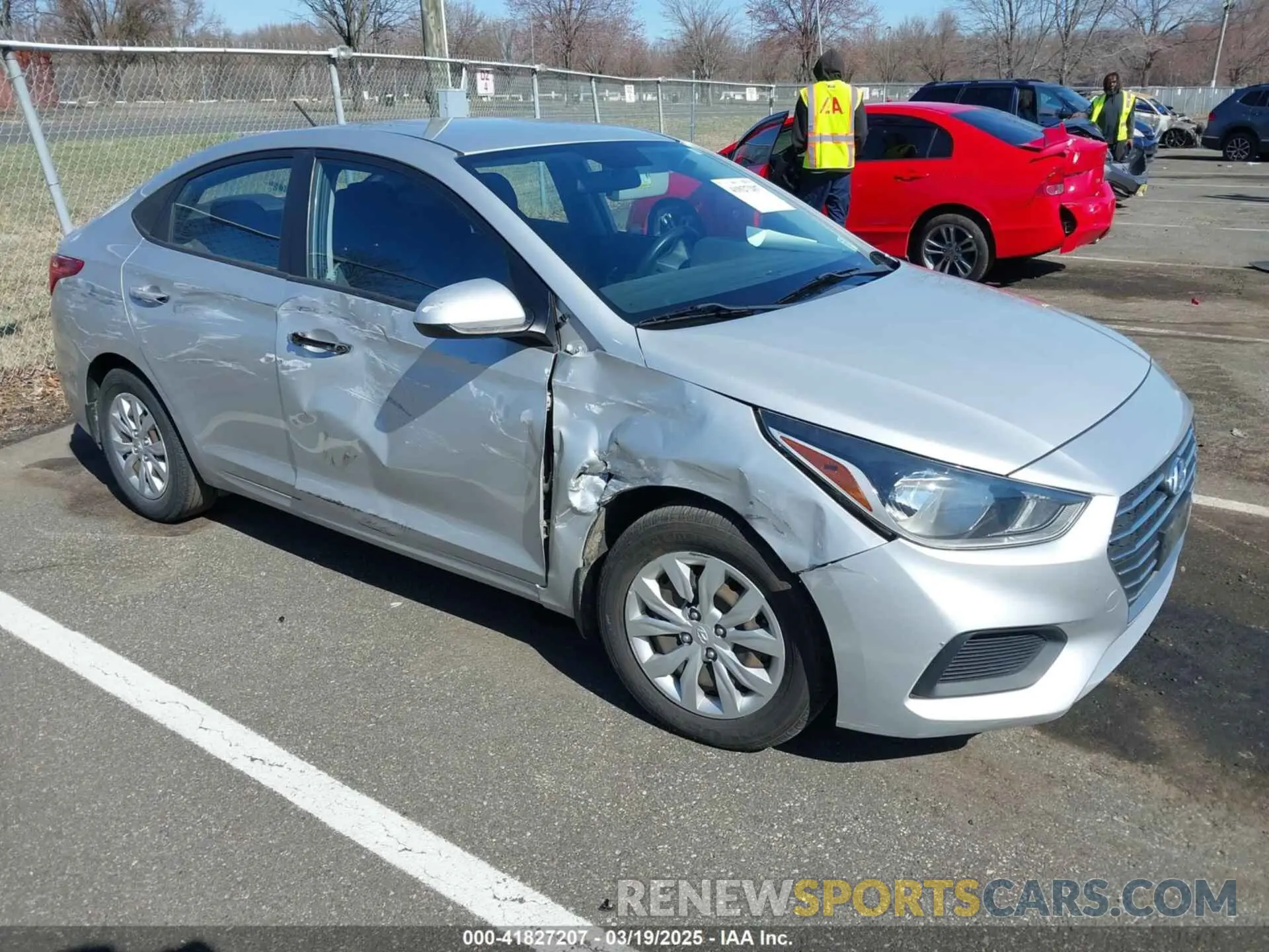 1 Photograph of a damaged car 3KPC24A3XKE086743 HYUNDAI ACCENT 2019