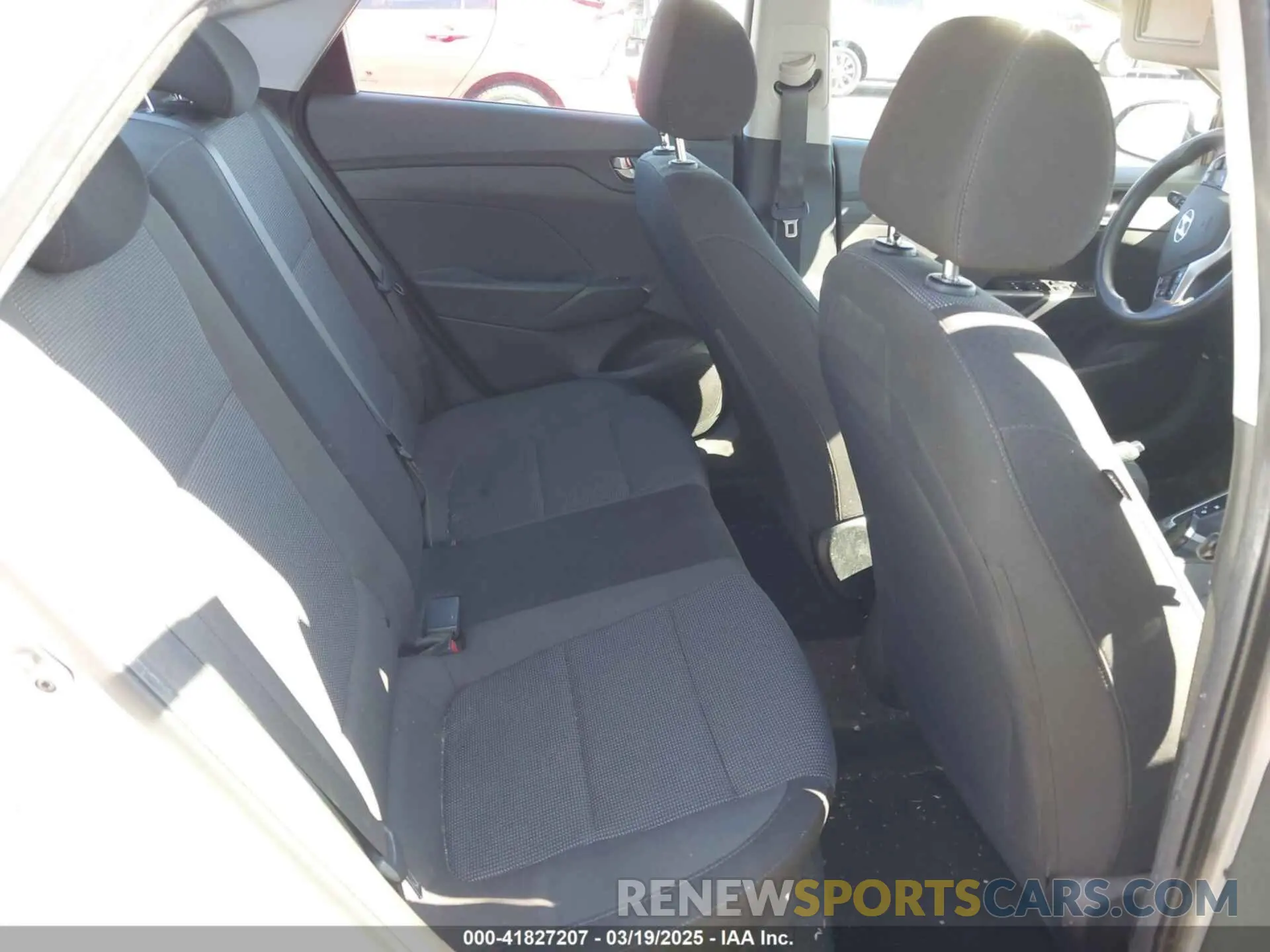 8 Photograph of a damaged car 3KPC24A3XKE086743 HYUNDAI ACCENT 2019
