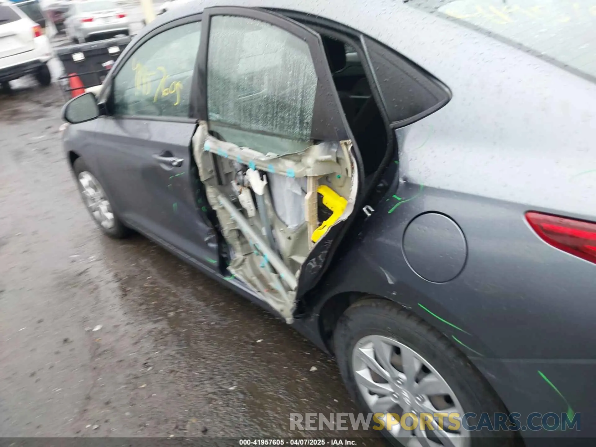 6 Photograph of a damaged car 3KPC24A3XKE088606 HYUNDAI ACCENT 2019