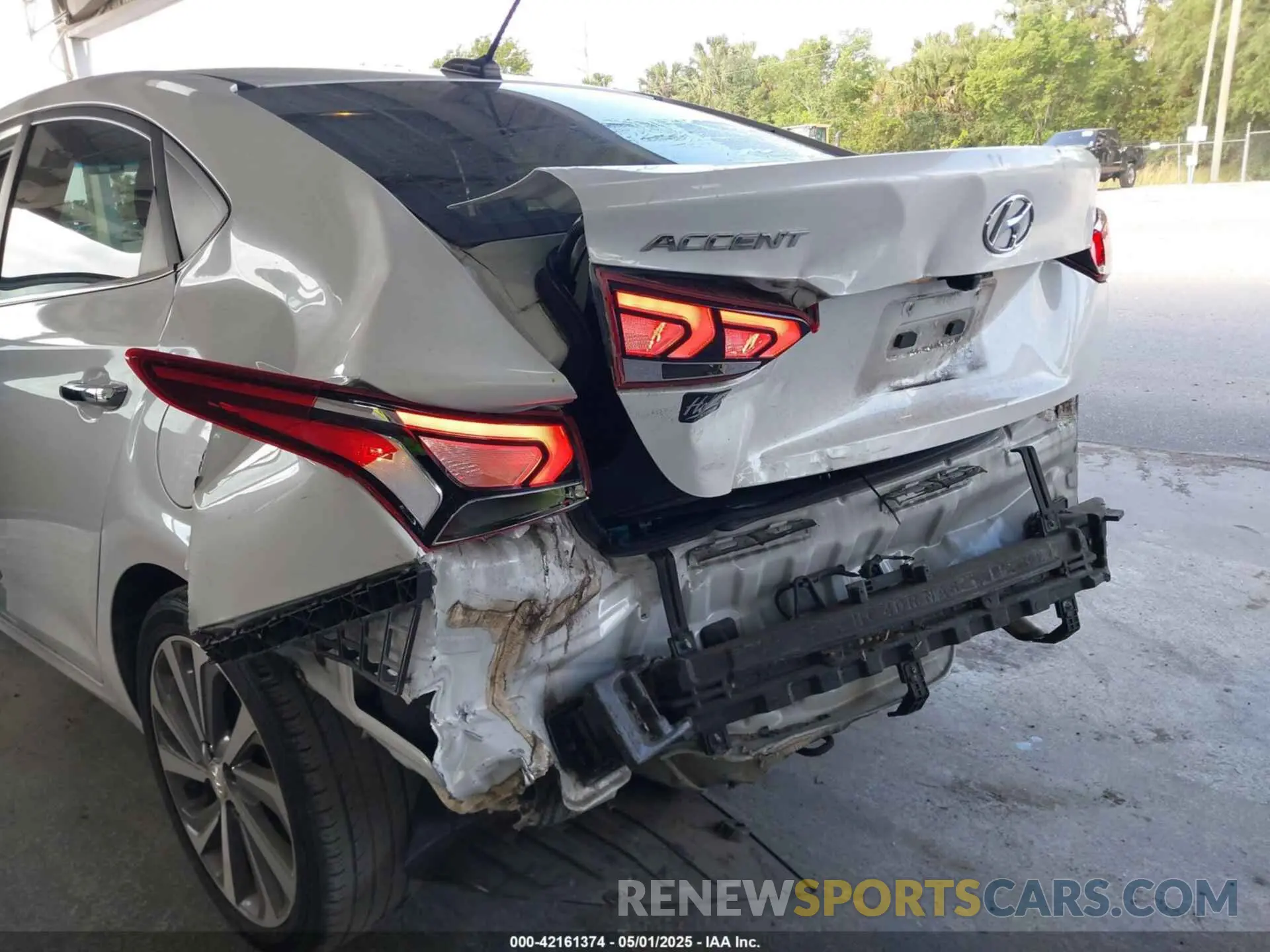 6 Photograph of a damaged car 3KPC34A30KE059385 HYUNDAI ACCENT 2019