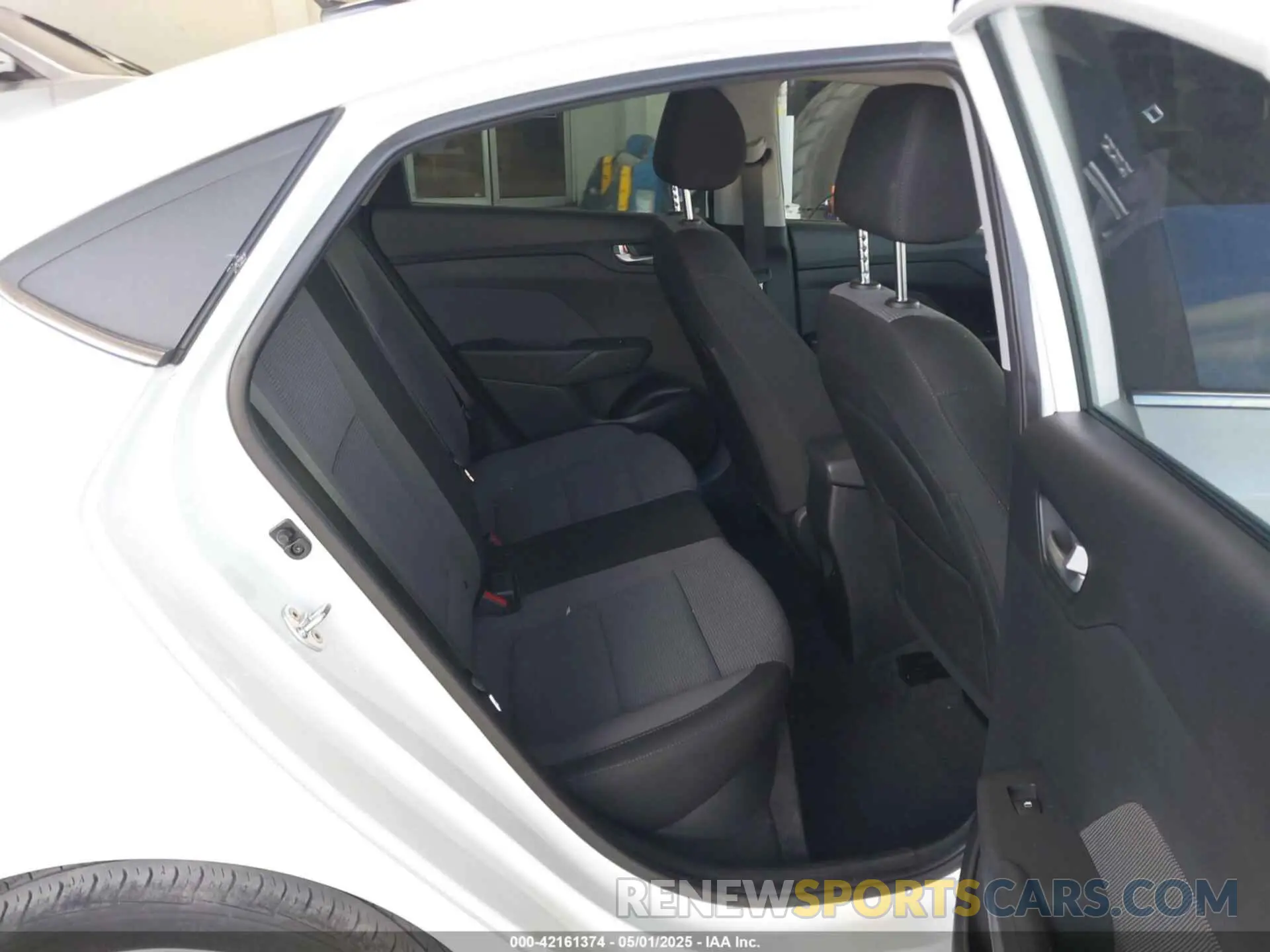 8 Photograph of a damaged car 3KPC34A30KE059385 HYUNDAI ACCENT 2019