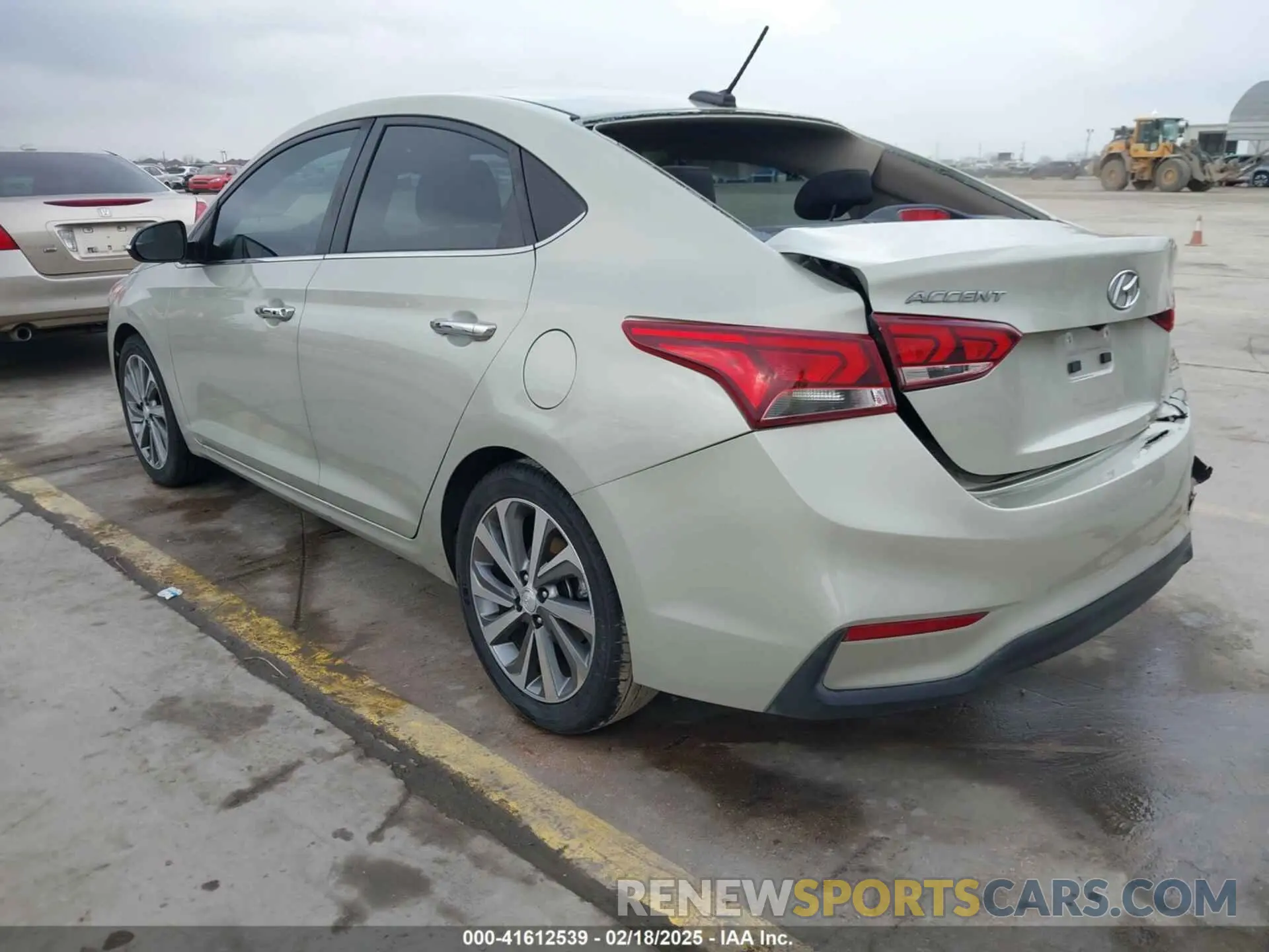 3 Photograph of a damaged car 3KPC34A3XKE046370 HYUNDAI ACCENT 2019