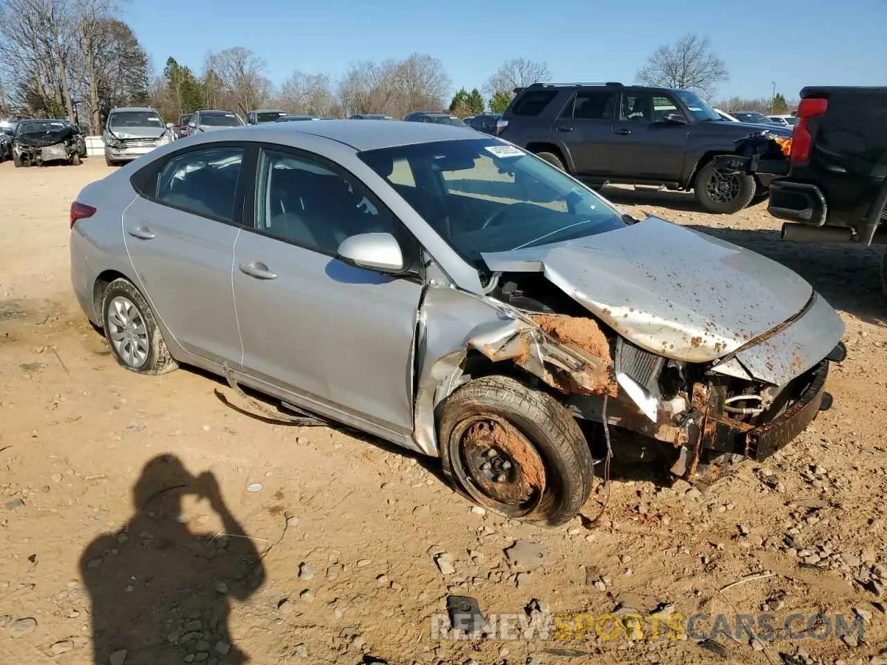 4 Photograph of a damaged car 3KPC24A60LE099190 HYUNDAI ACCENT 2020