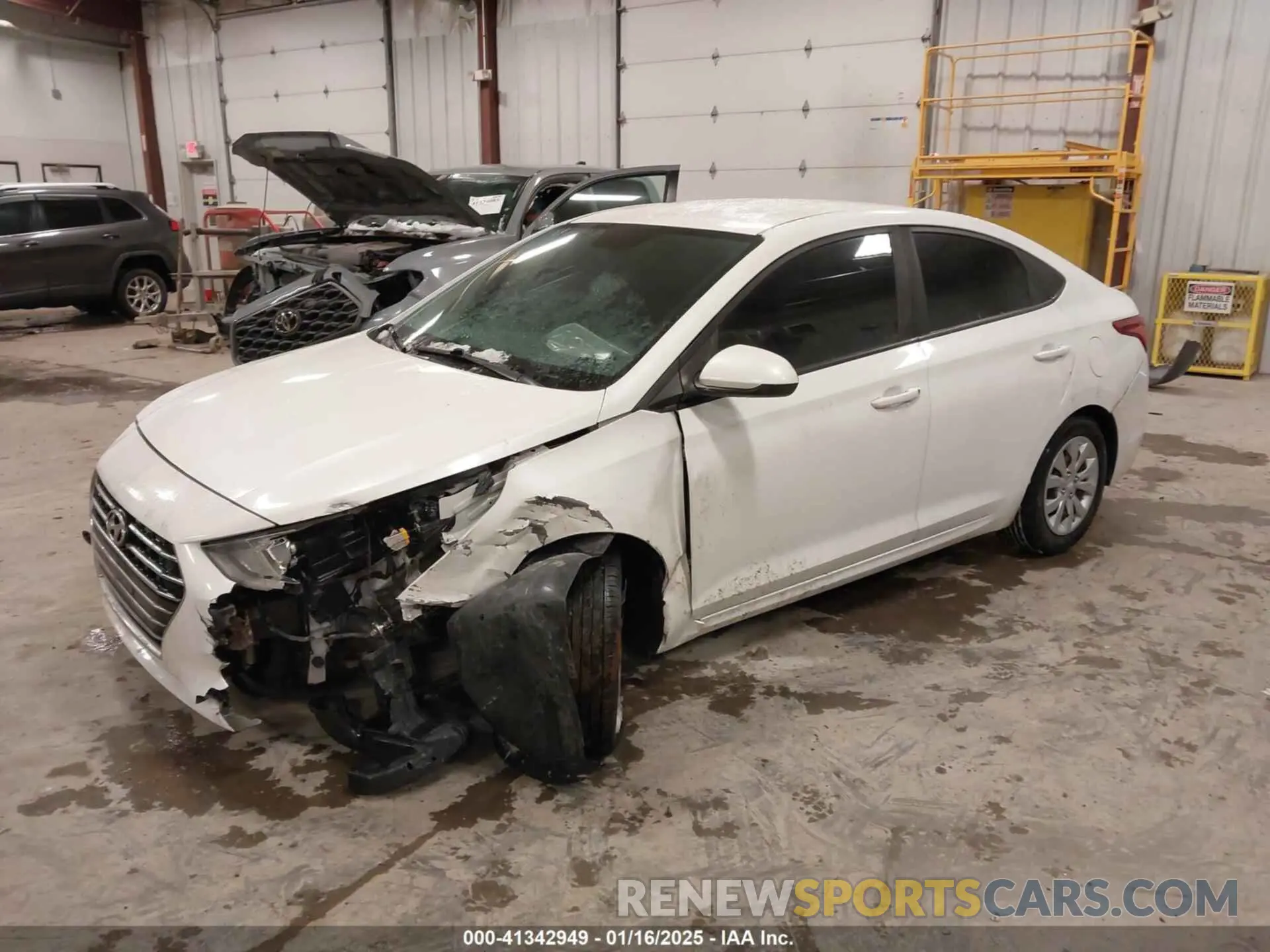 2 Photograph of a damaged car 3KPC24A60LE101746 HYUNDAI ACCENT 2020
