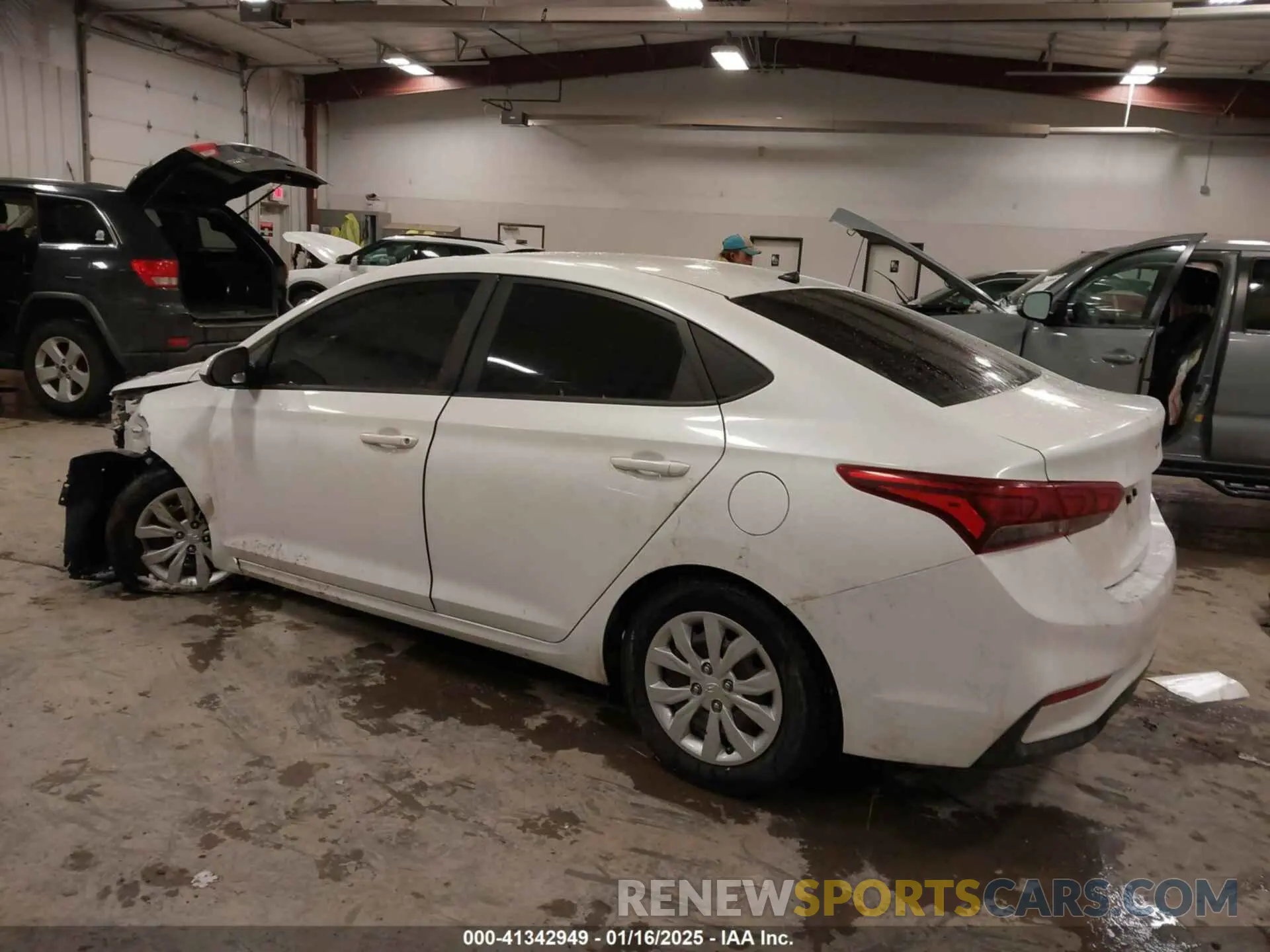 3 Photograph of a damaged car 3KPC24A60LE101746 HYUNDAI ACCENT 2020