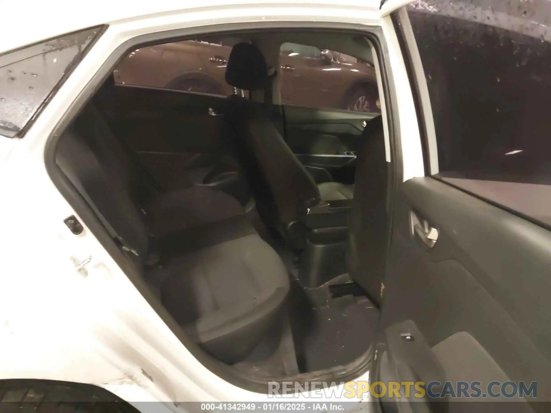 8 Photograph of a damaged car 3KPC24A60LE101746 HYUNDAI ACCENT 2020