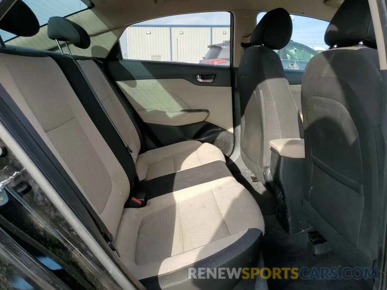 10 Photograph of a damaged car 3KPC24A60LE104663 HYUNDAI ACCENT 2020