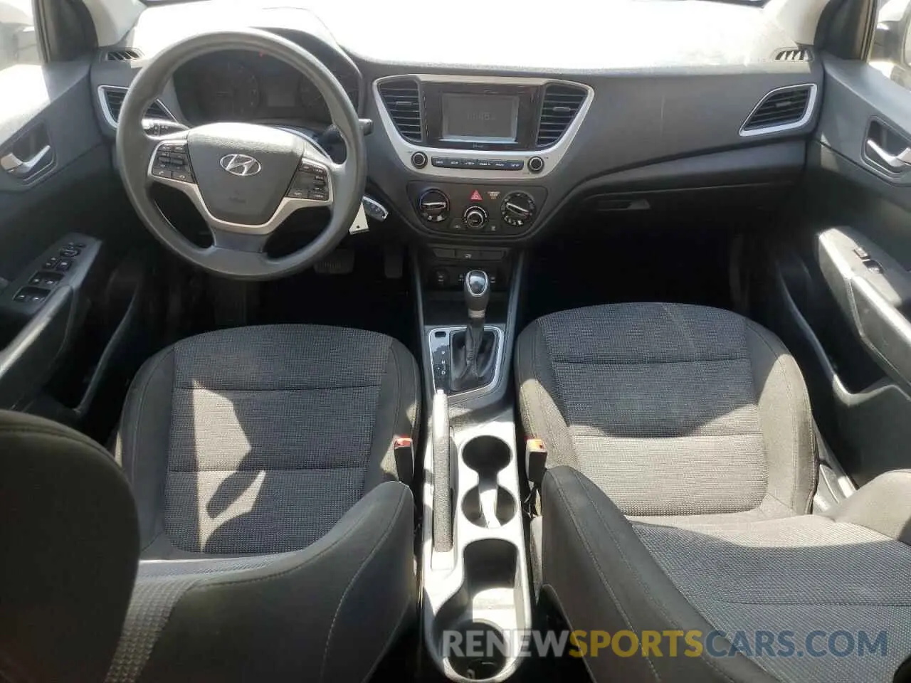 8 Photograph of a damaged car 3KPC24A60LE114724 HYUNDAI ACCENT 2020