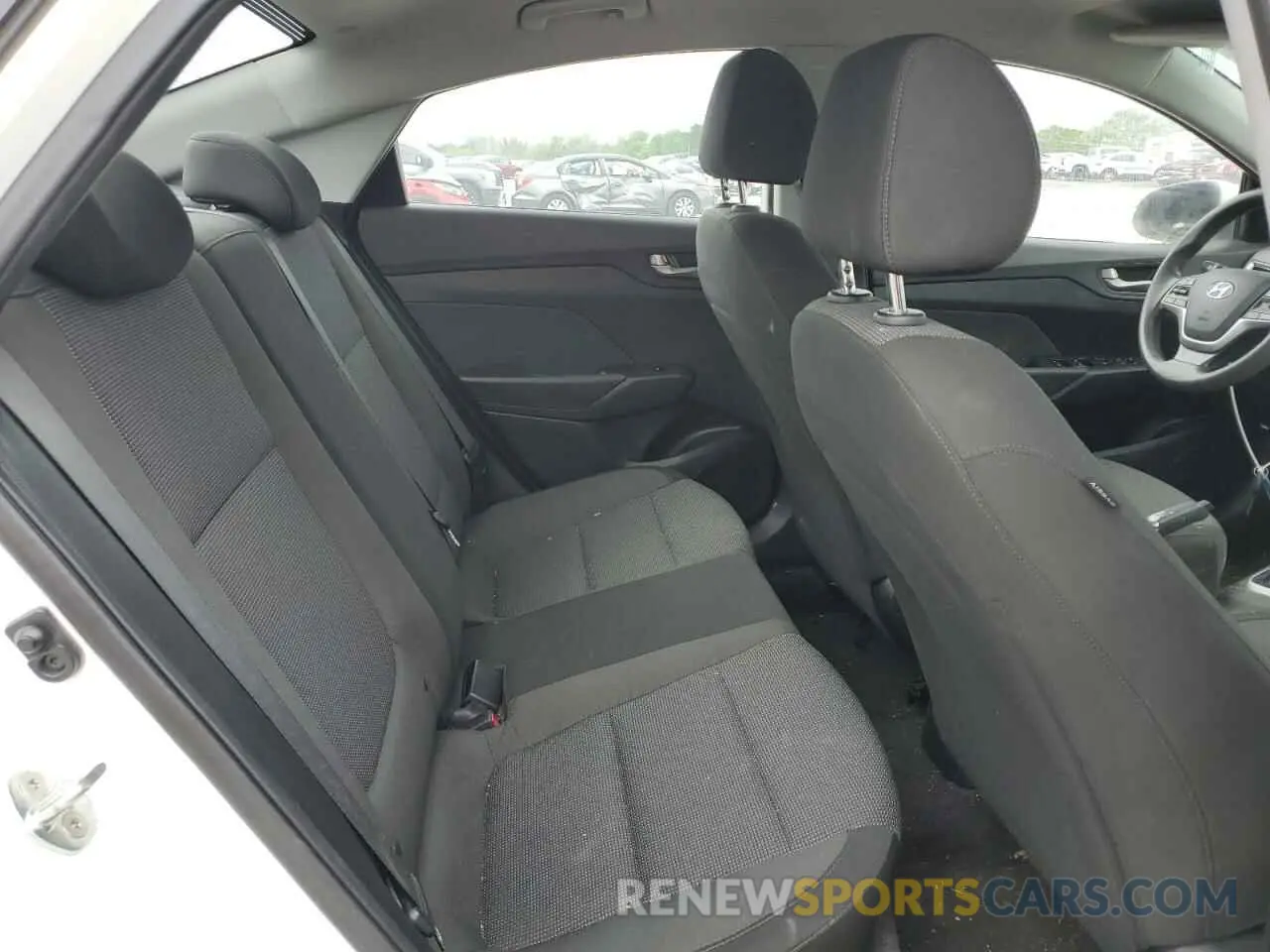 10 Photograph of a damaged car 3KPC24A61LE095813 HYUNDAI ACCENT 2020