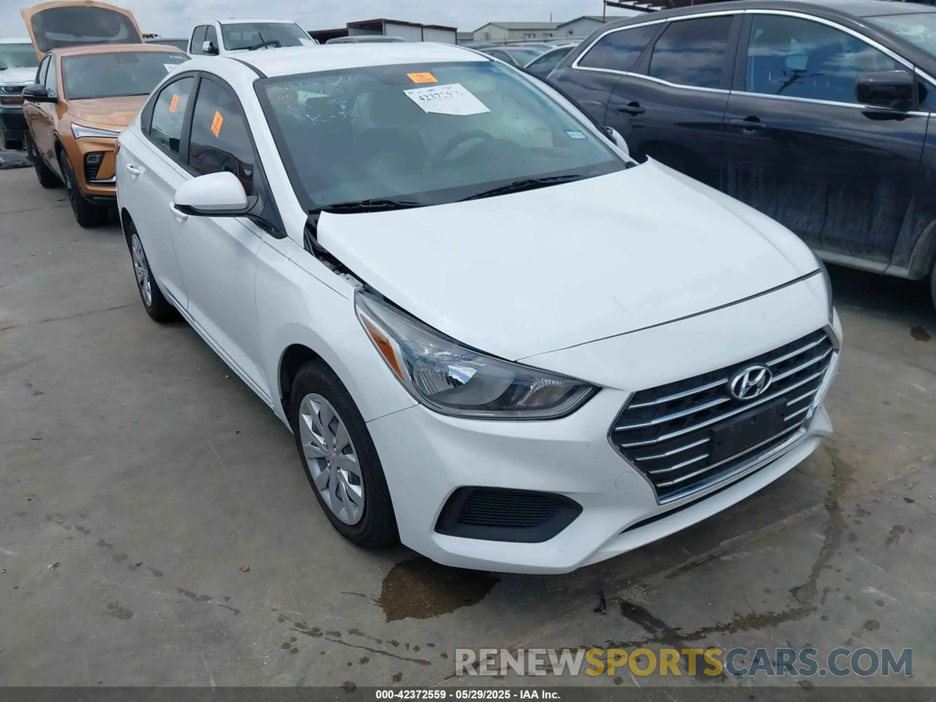 1 Photograph of a damaged car 3KPC24A61LE096279 HYUNDAI ACCENT 2020