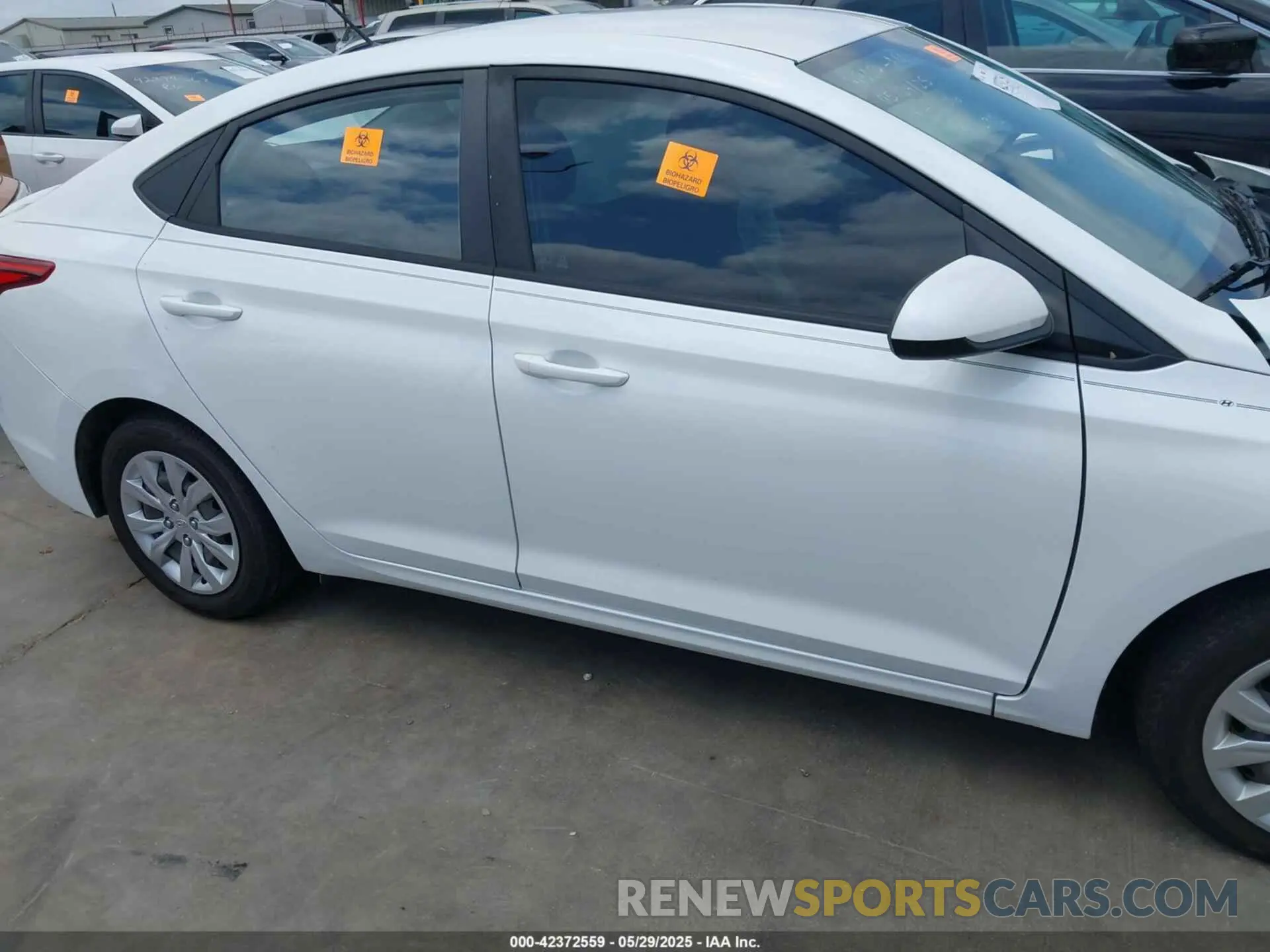 13 Photograph of a damaged car 3KPC24A61LE096279 HYUNDAI ACCENT 2020