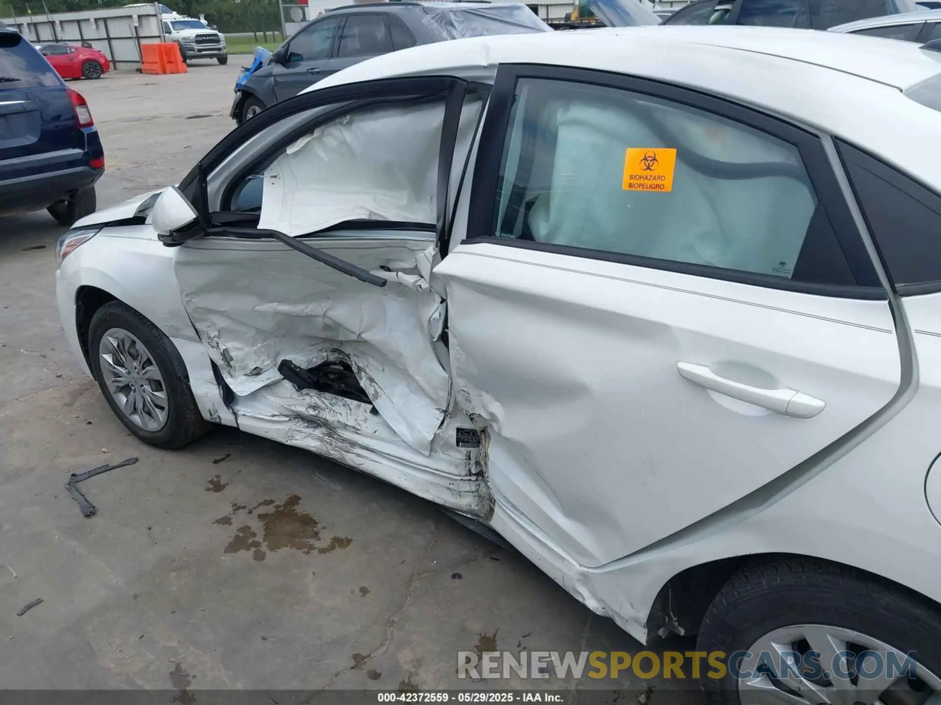 14 Photograph of a damaged car 3KPC24A61LE096279 HYUNDAI ACCENT 2020