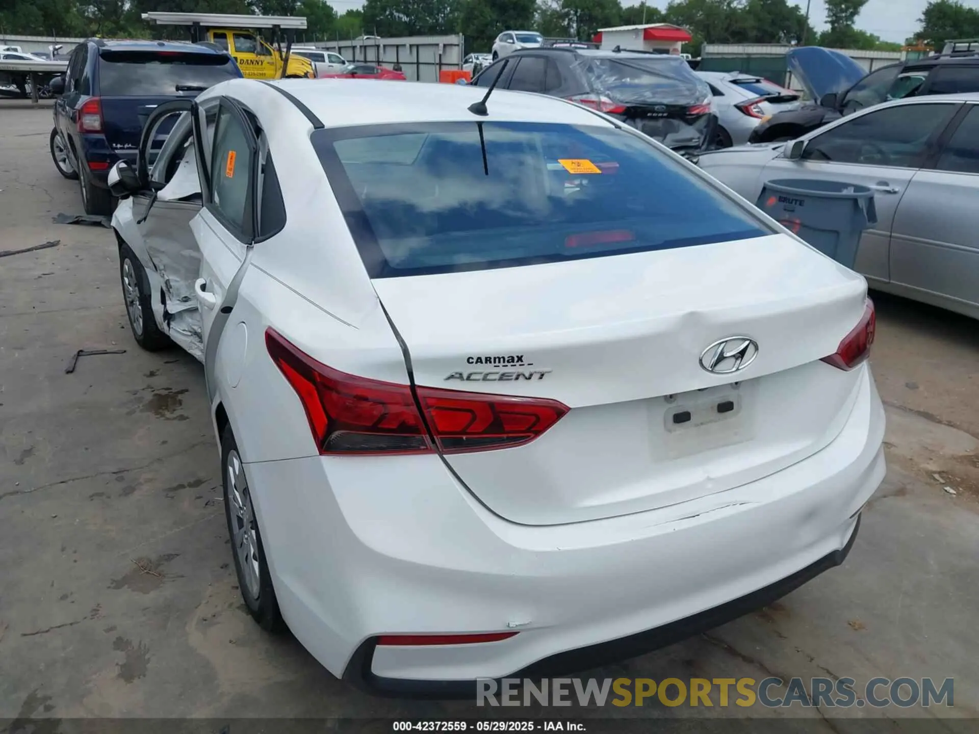 3 Photograph of a damaged car 3KPC24A61LE096279 HYUNDAI ACCENT 2020