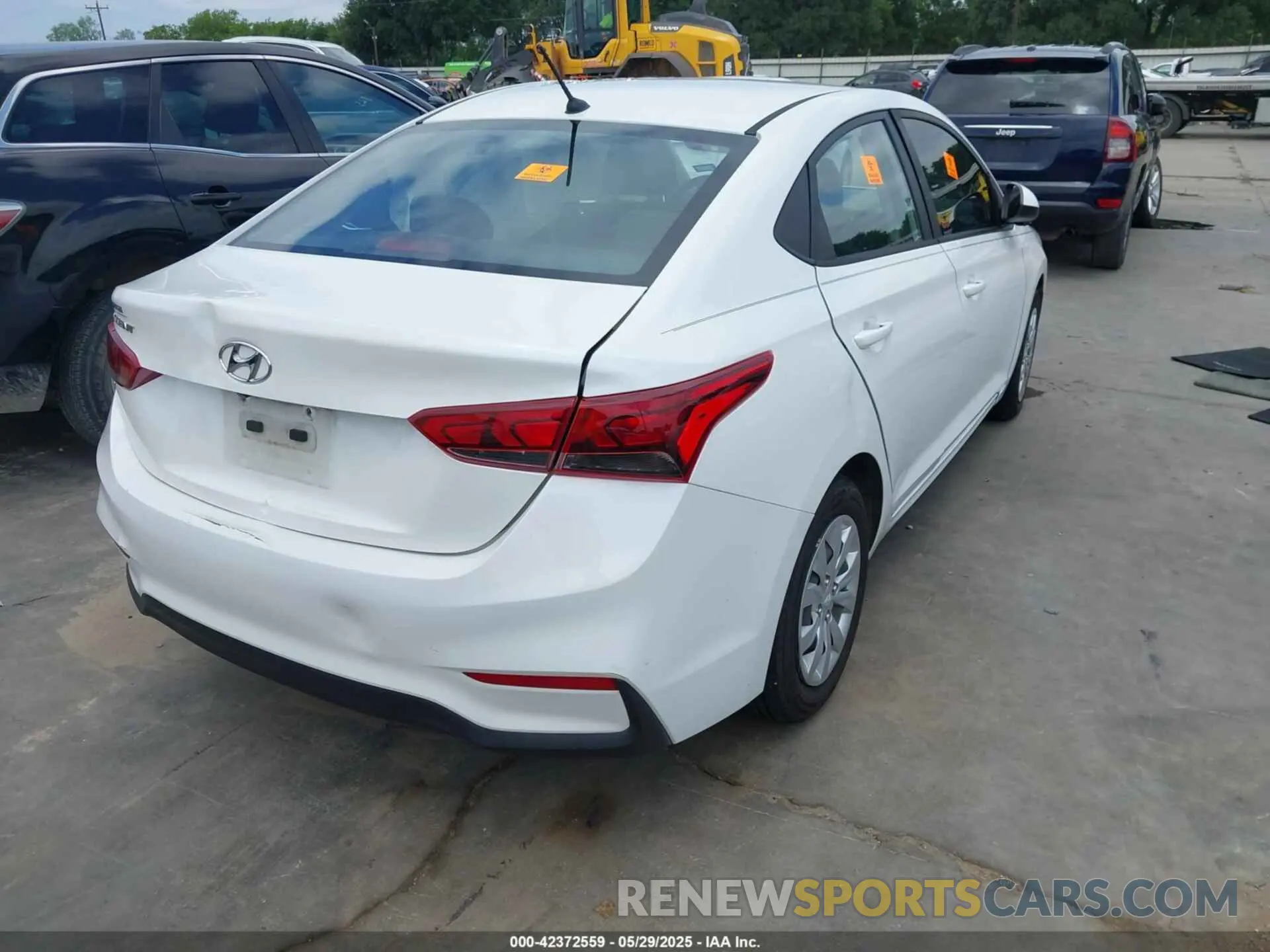 4 Photograph of a damaged car 3KPC24A61LE096279 HYUNDAI ACCENT 2020
