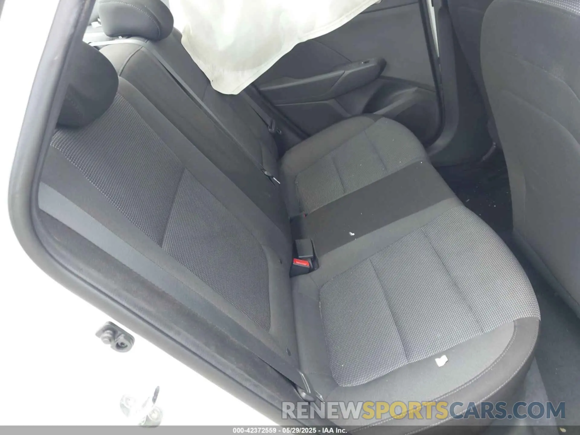 8 Photograph of a damaged car 3KPC24A61LE096279 HYUNDAI ACCENT 2020