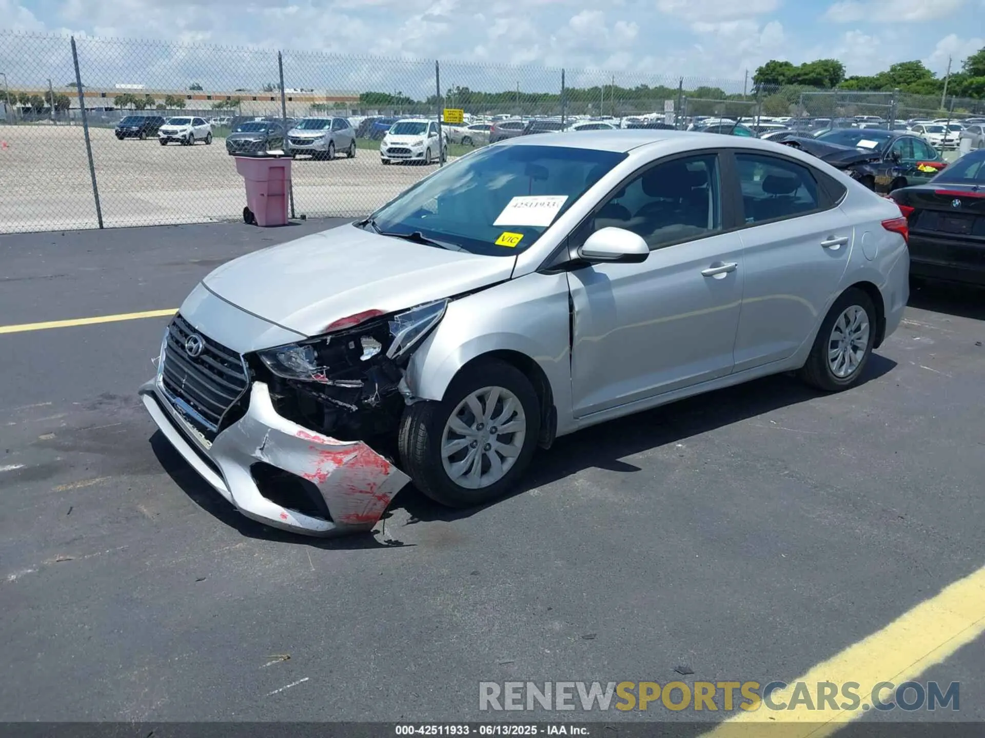 2 Photograph of a damaged car 3KPC24A61LE097156 HYUNDAI ACCENT 2020