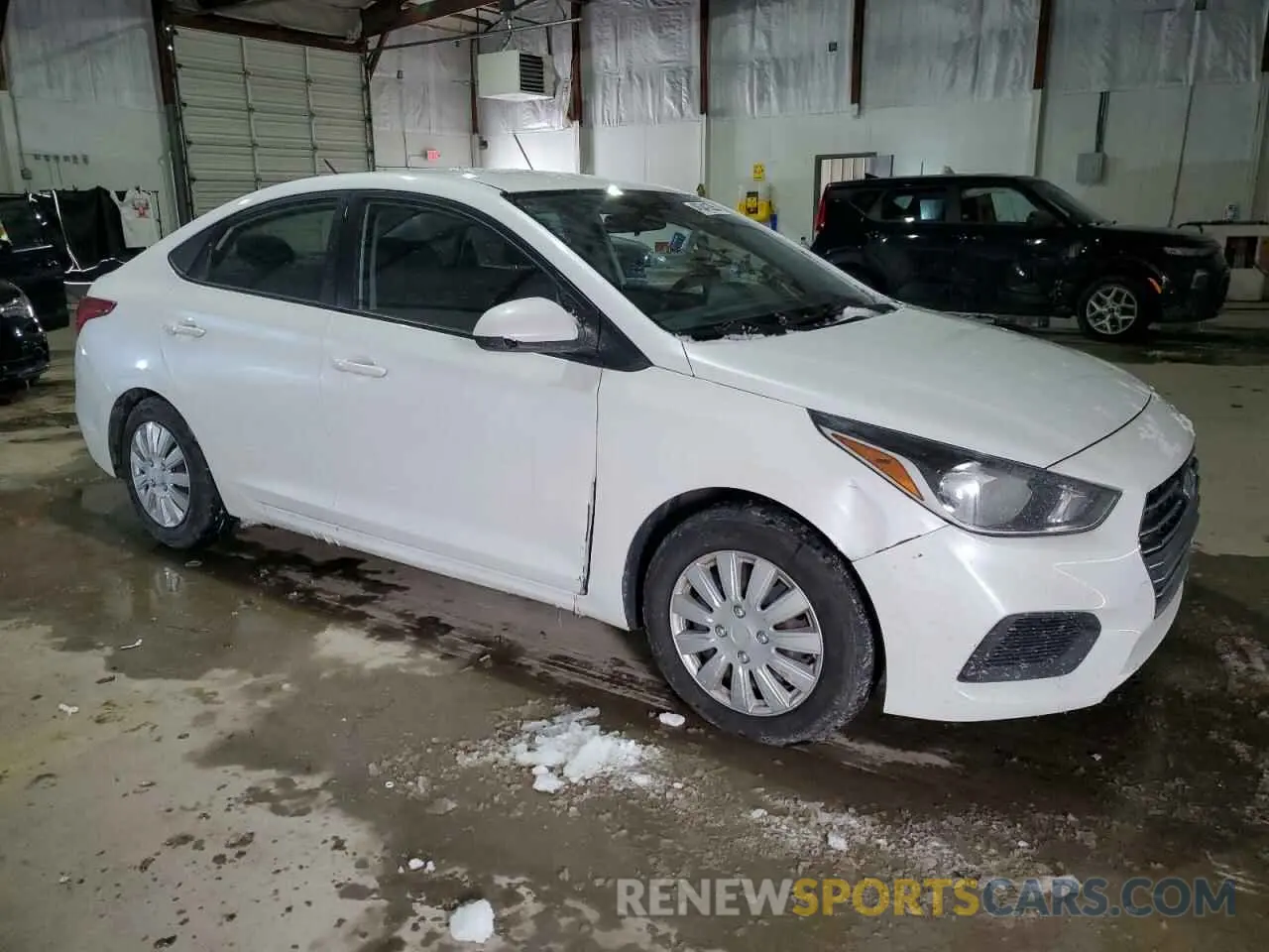 4 Photograph of a damaged car 3KPC24A61LE113971 HYUNDAI ACCENT 2020