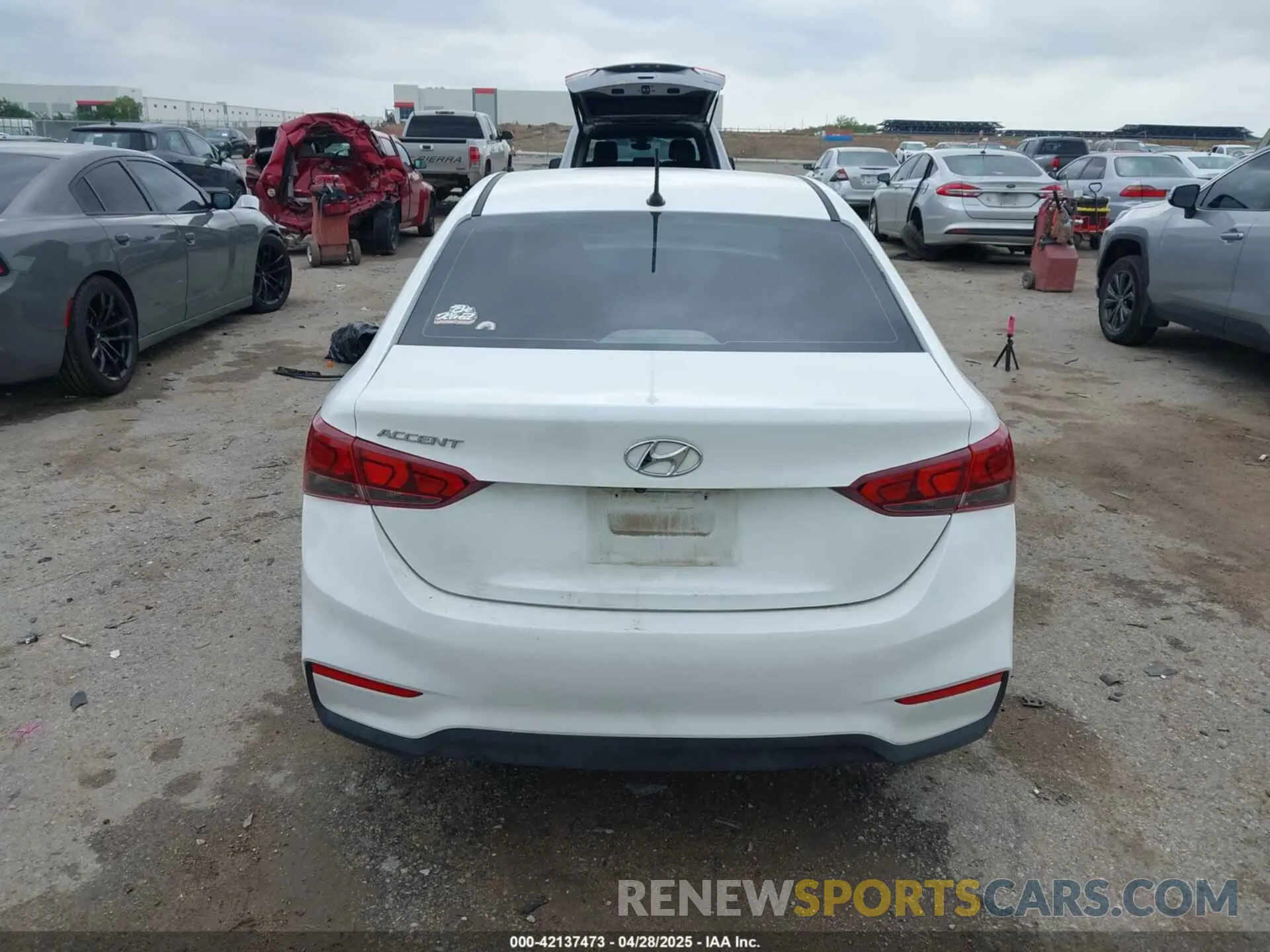 16 Photograph of a damaged car 3KPC24A61LE114828 HYUNDAI ACCENT 2020