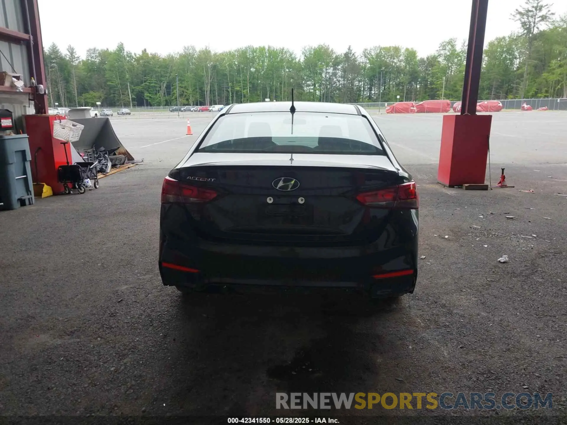 17 Photograph of a damaged car 3KPC24A62LE095836 HYUNDAI ACCENT 2020