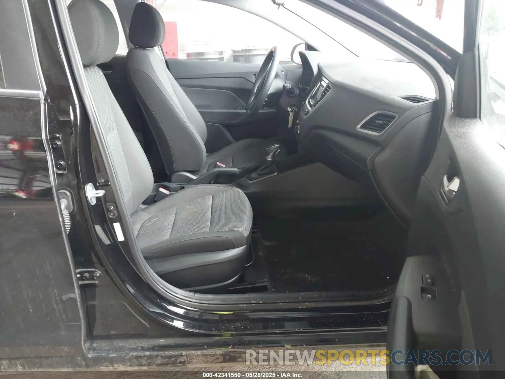 5 Photograph of a damaged car 3KPC24A62LE095836 HYUNDAI ACCENT 2020