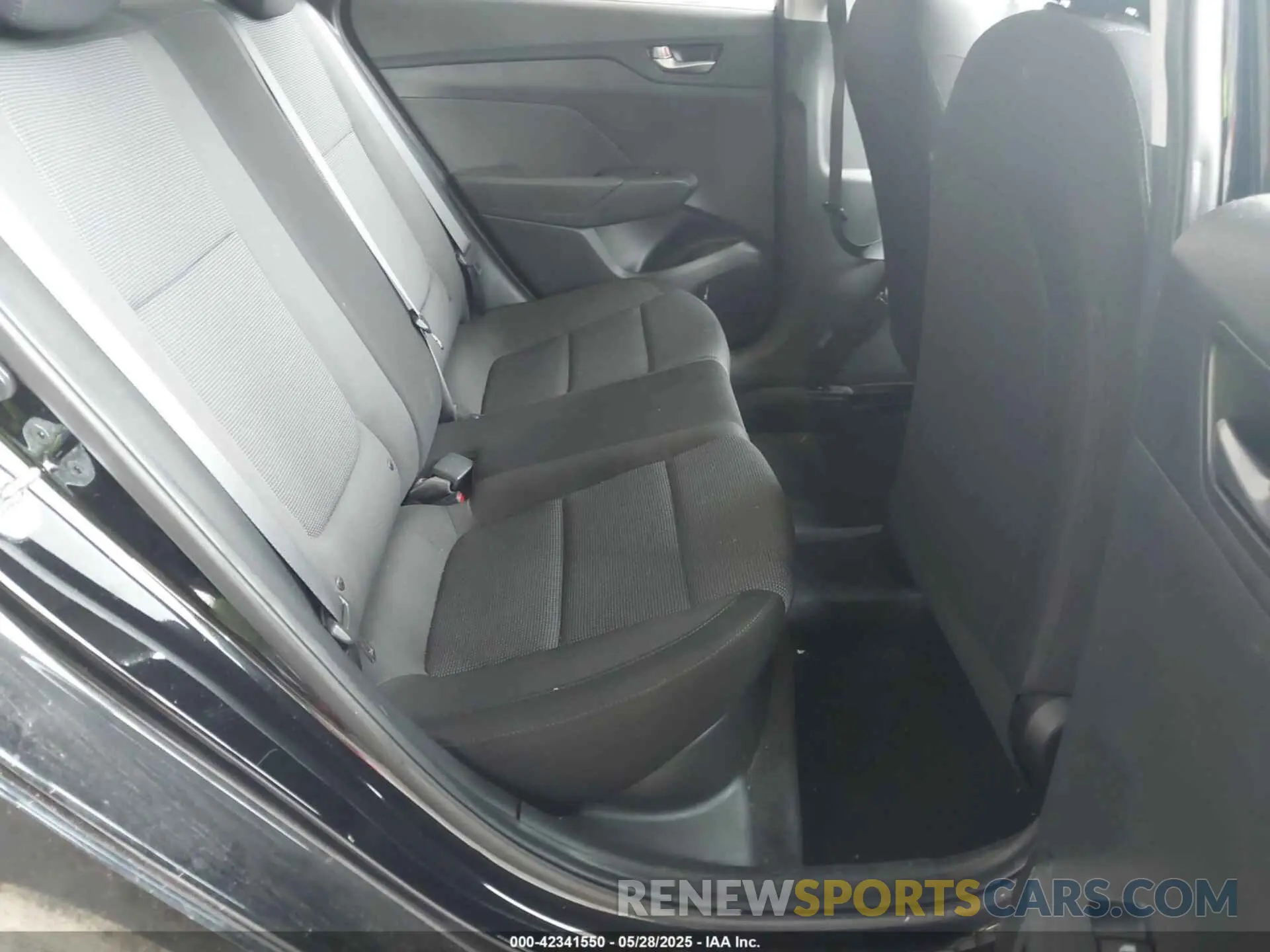 8 Photograph of a damaged car 3KPC24A62LE095836 HYUNDAI ACCENT 2020