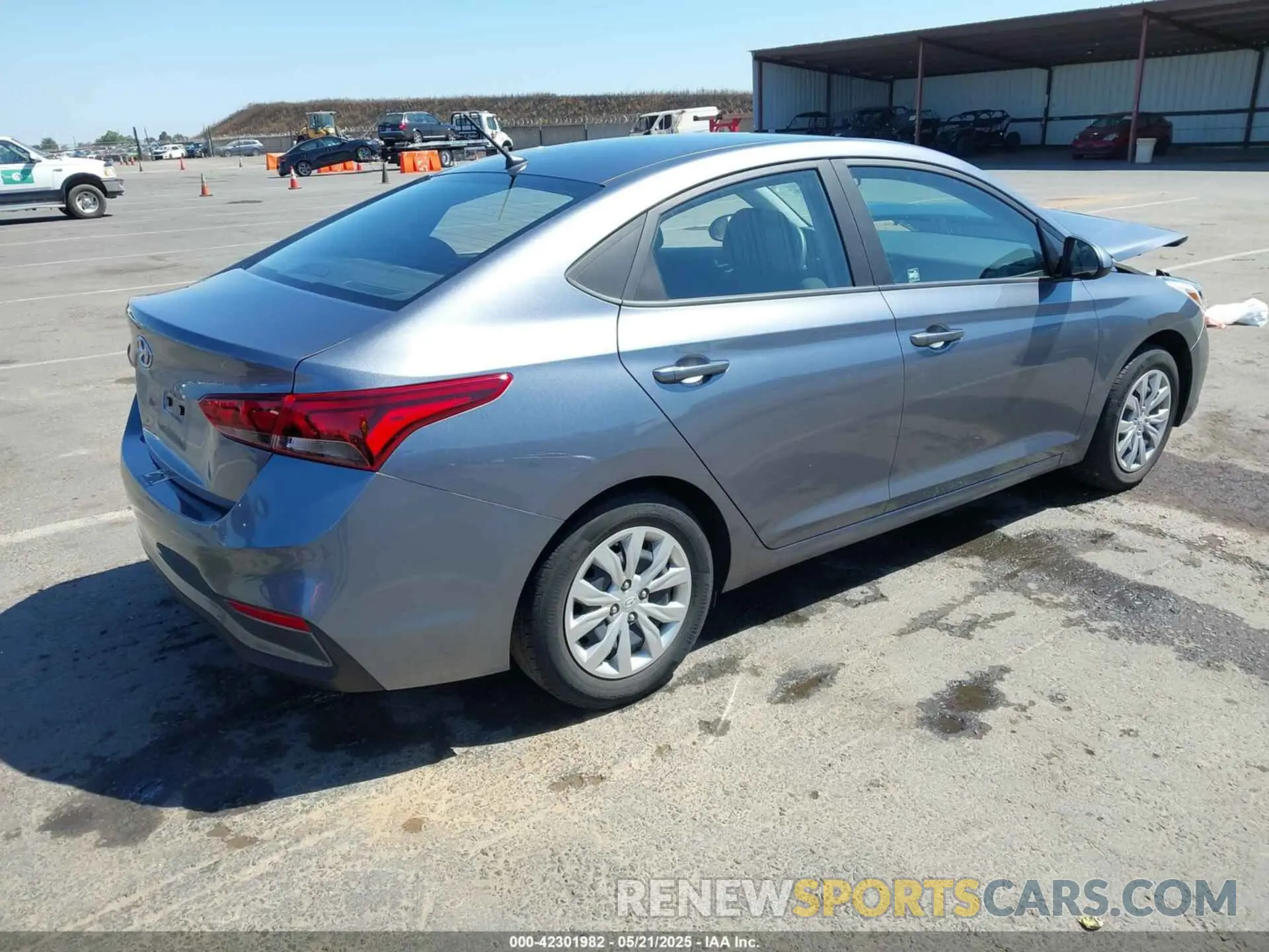 4 Photograph of a damaged car 3KPC24A62LE123781 HYUNDAI ACCENT 2020