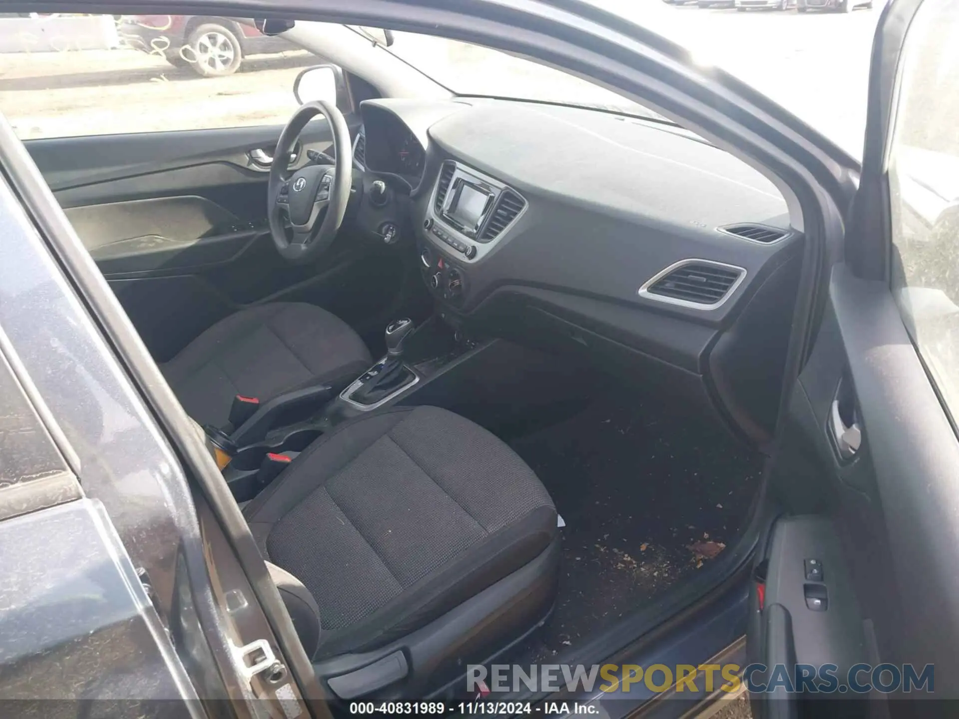 5 Photograph of a damaged car 3KPC24A63LE096364 HYUNDAI ACCENT 2020