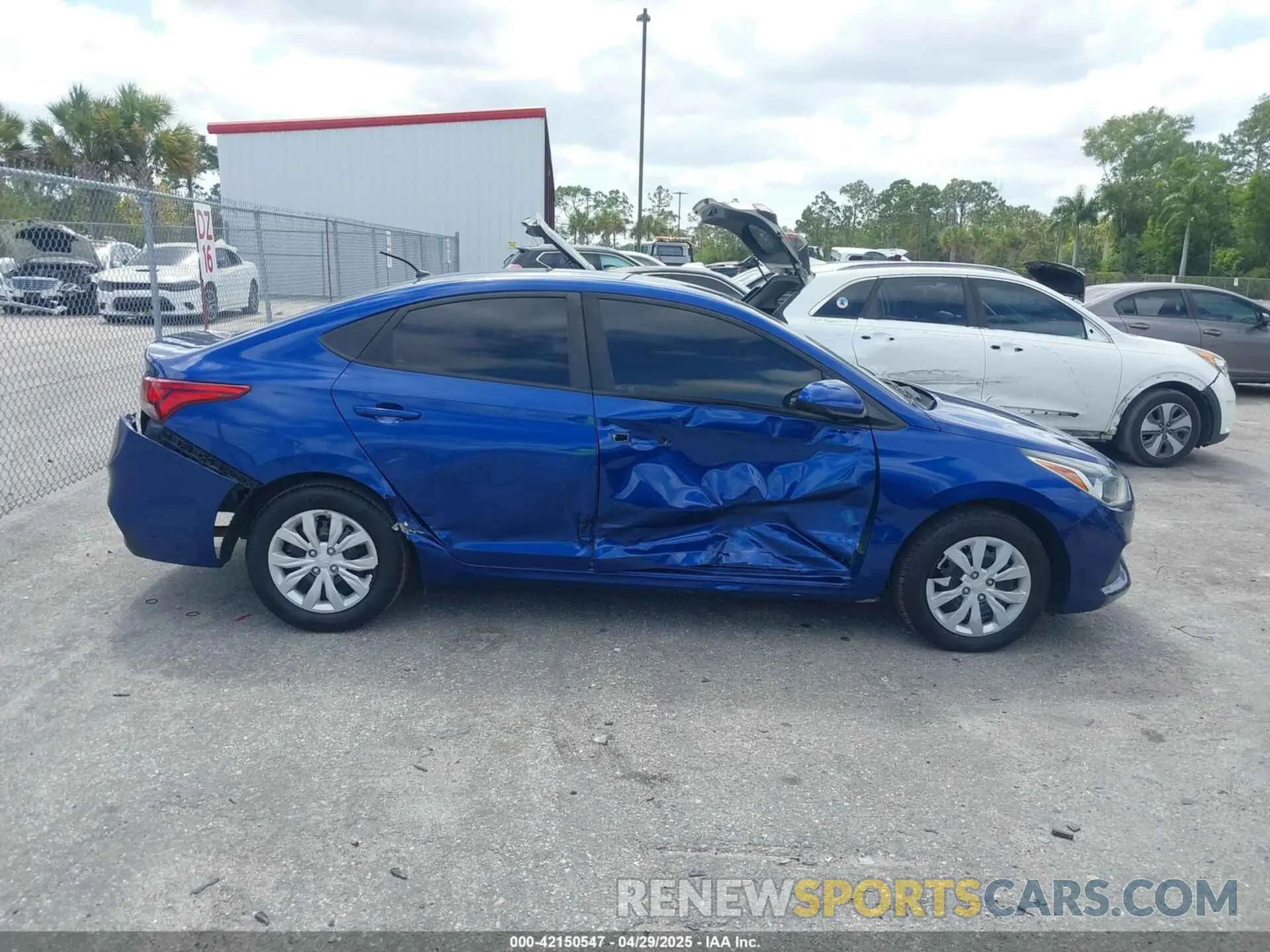 13 Photograph of a damaged car 3KPC24A63LE114006 HYUNDAI ACCENT 2020