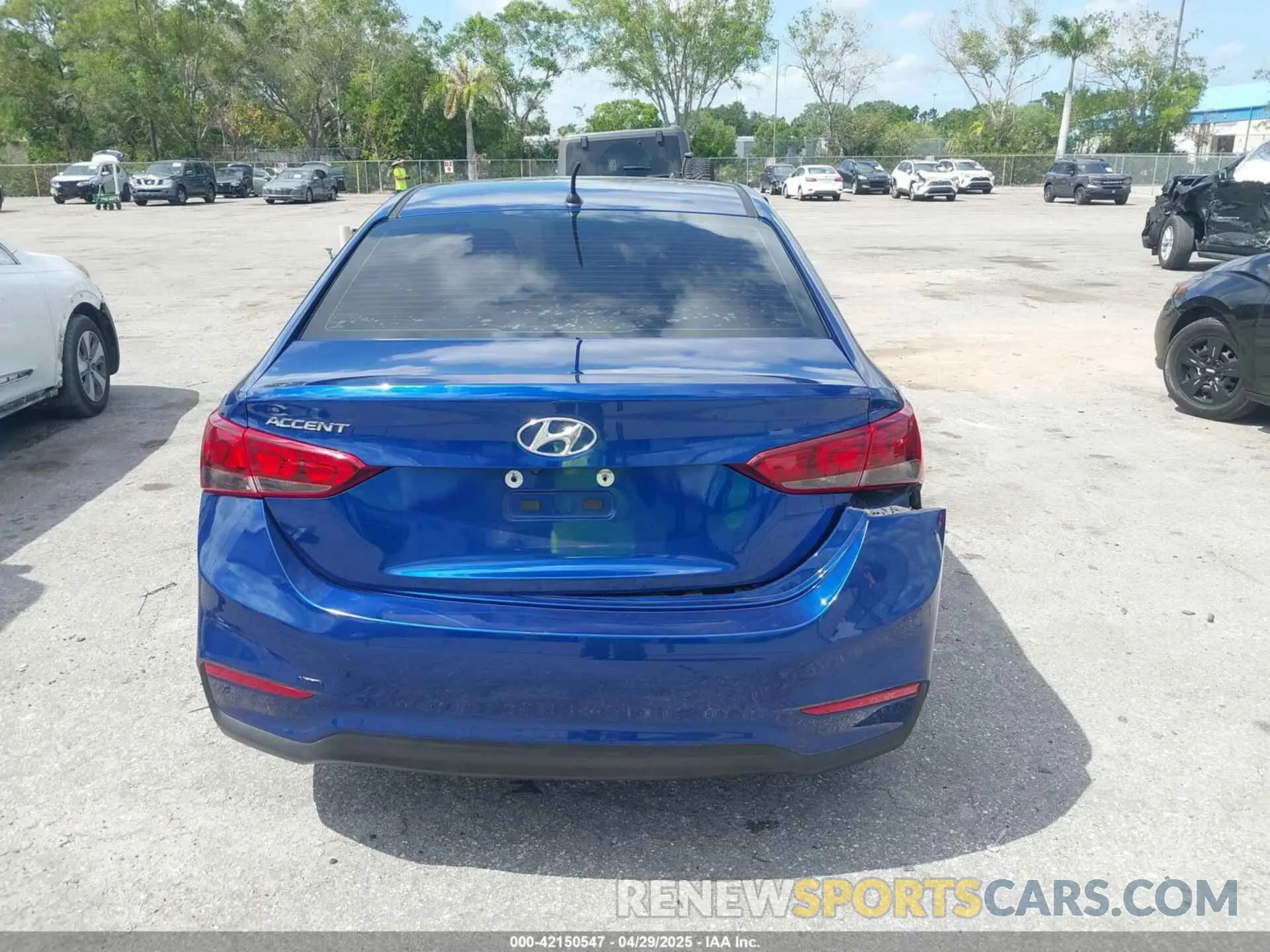 16 Photograph of a damaged car 3KPC24A63LE114006 HYUNDAI ACCENT 2020