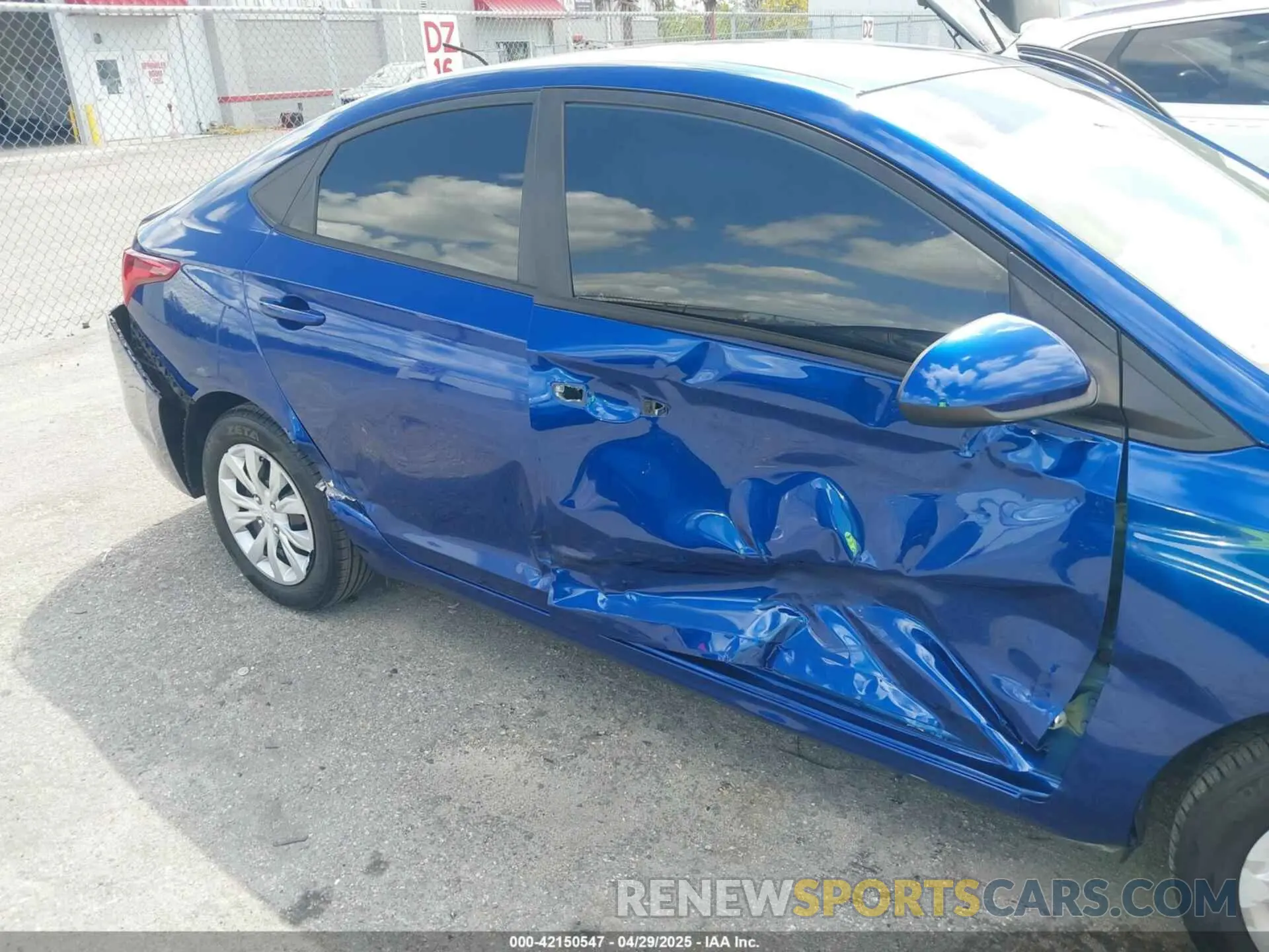 6 Photograph of a damaged car 3KPC24A63LE114006 HYUNDAI ACCENT 2020