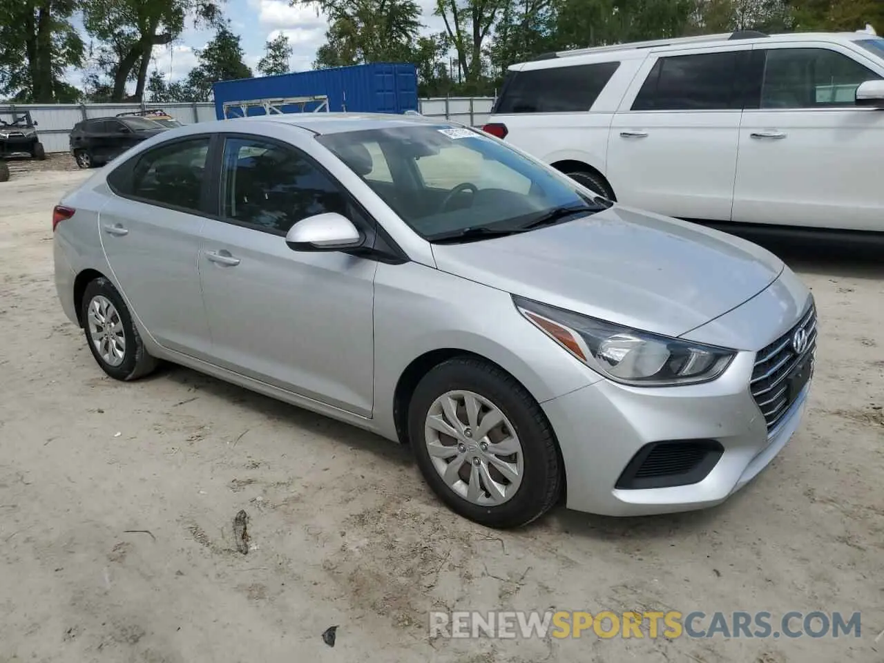4 Photograph of a damaged car 3KPC24A63LE114930 HYUNDAI ACCENT 2020