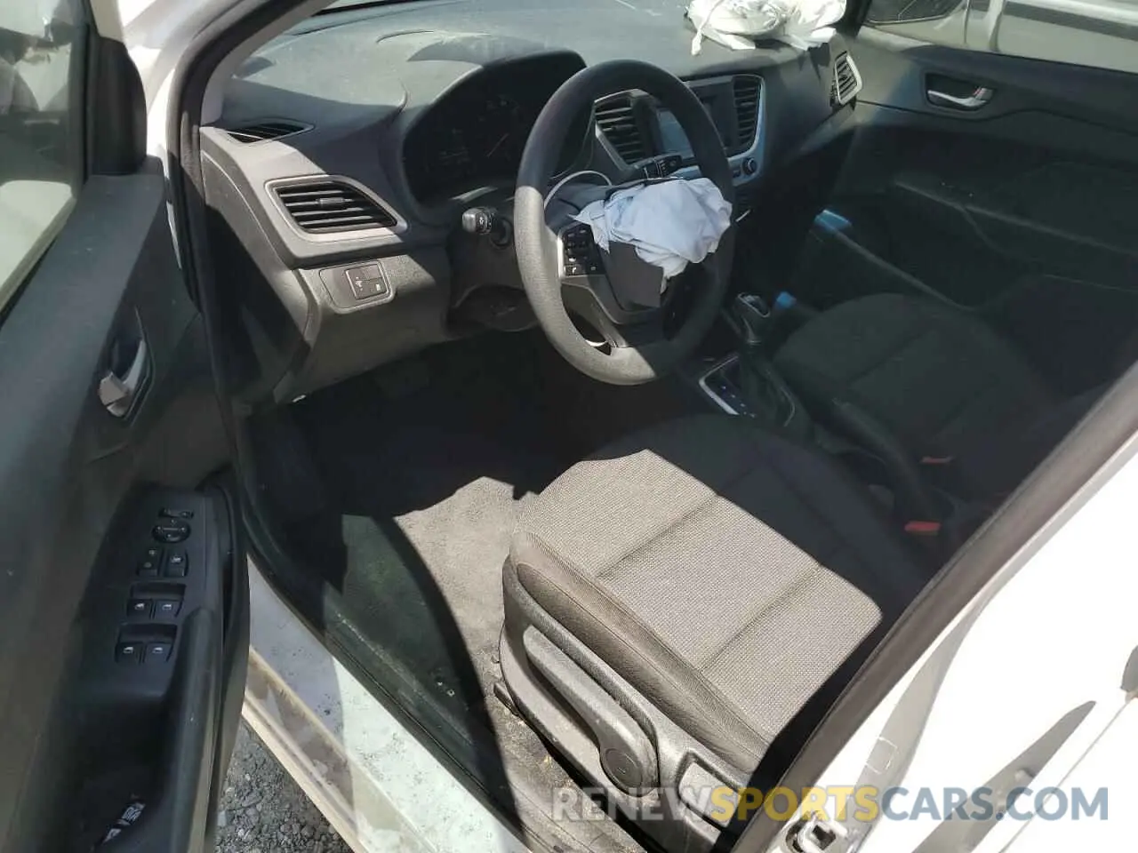 8 Photograph of a damaged car 3KPC24A64LE115942 HYUNDAI ACCENT 2020