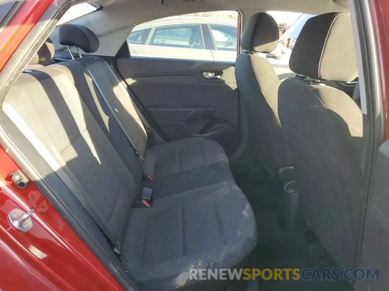 10 Photograph of a damaged car 3KPC24A64LE120008 HYUNDAI ACCENT 2020