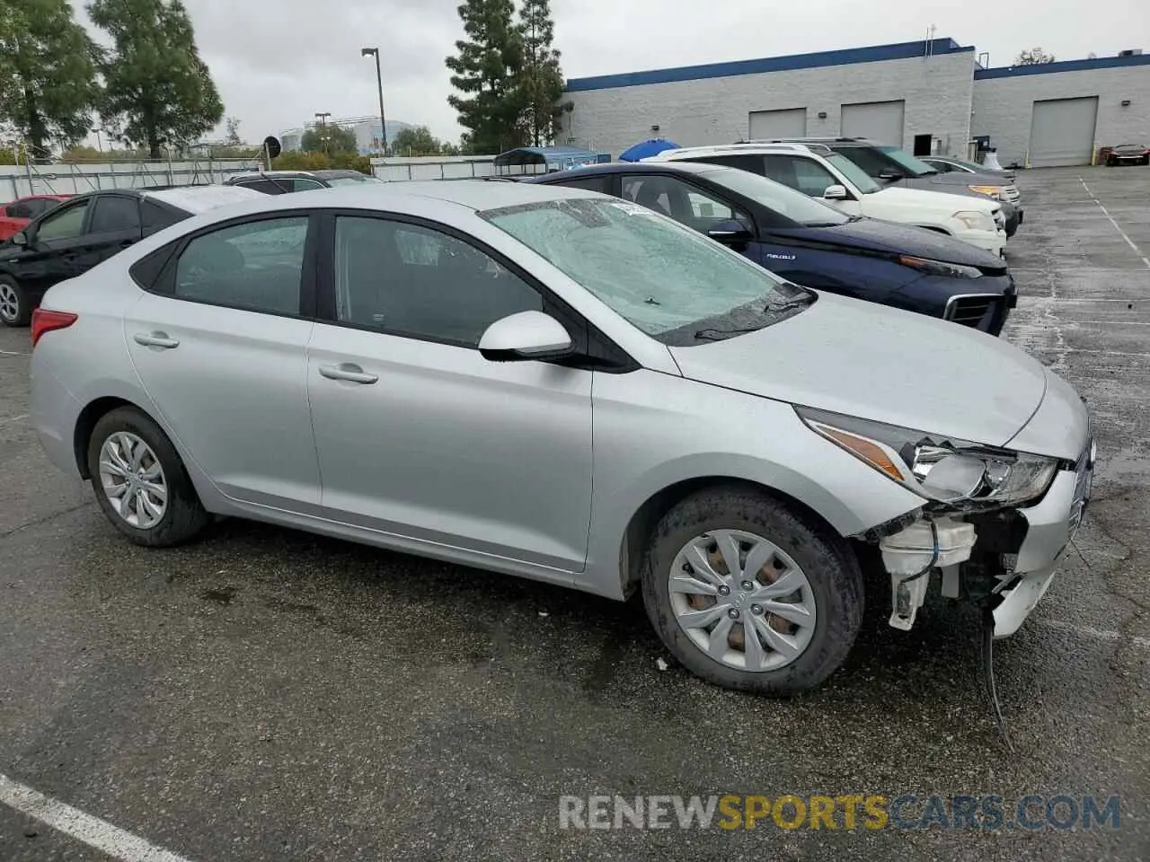 4 Photograph of a damaged car 3KPC24A66LE098576 HYUNDAI ACCENT 2020