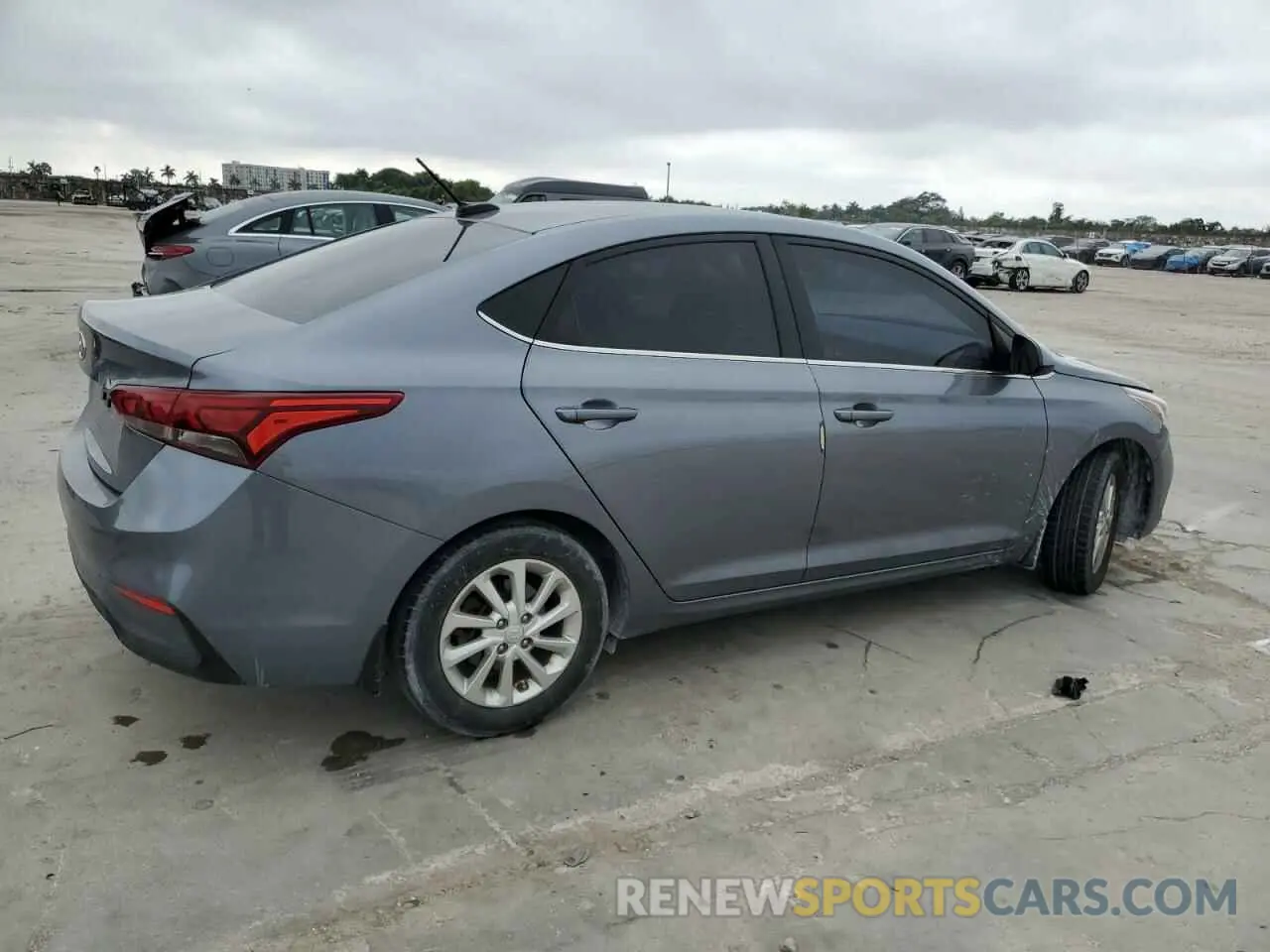 3 Photograph of a damaged car 3KPC24A66LE111844 HYUNDAI ACCENT 2020