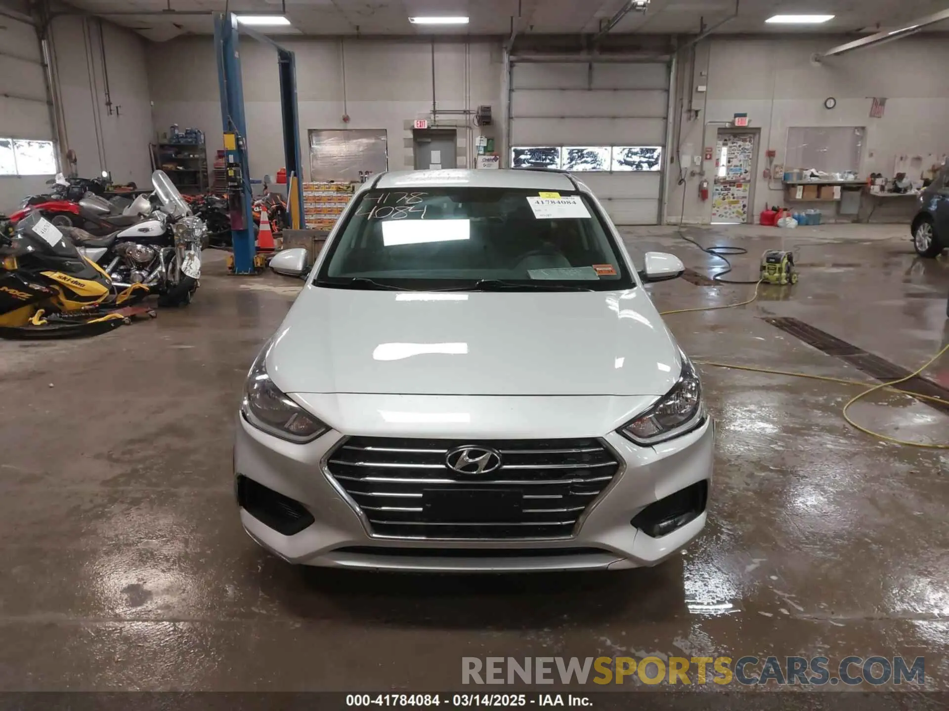 12 Photograph of a damaged car 3KPC24A66LE111892 HYUNDAI ACCENT 2020