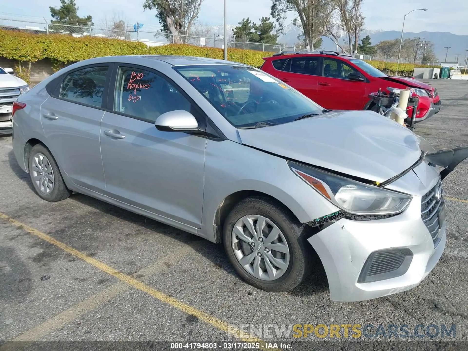 1 Photograph of a damaged car 3KPC24A67LE092995 HYUNDAI ACCENT 2020