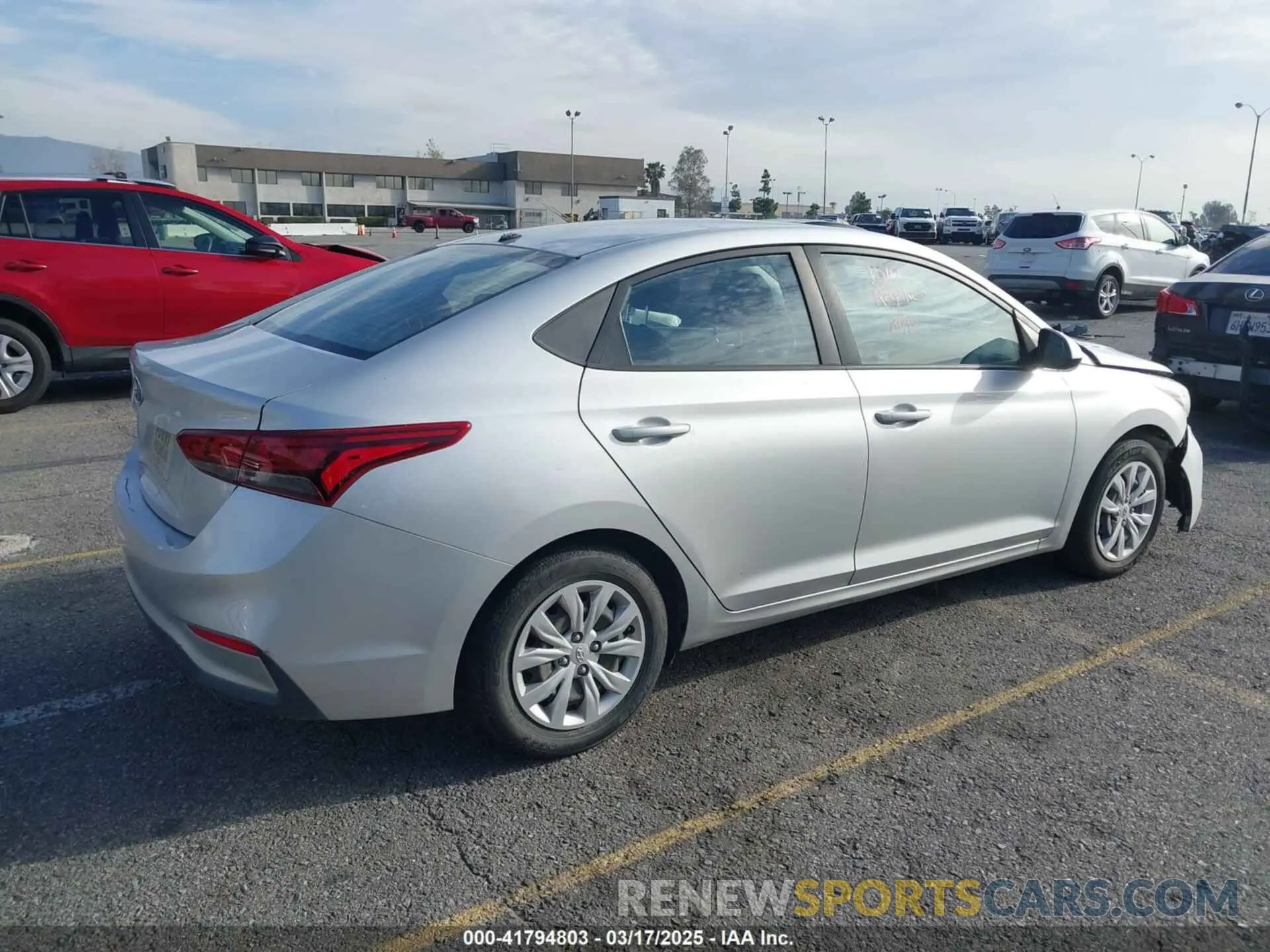 4 Photograph of a damaged car 3KPC24A67LE092995 HYUNDAI ACCENT 2020