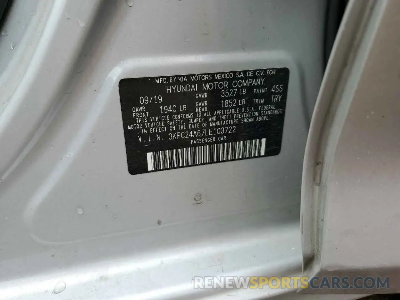 12 Photograph of a damaged car 3KPC24A67LE103722 HYUNDAI ACCENT 2020