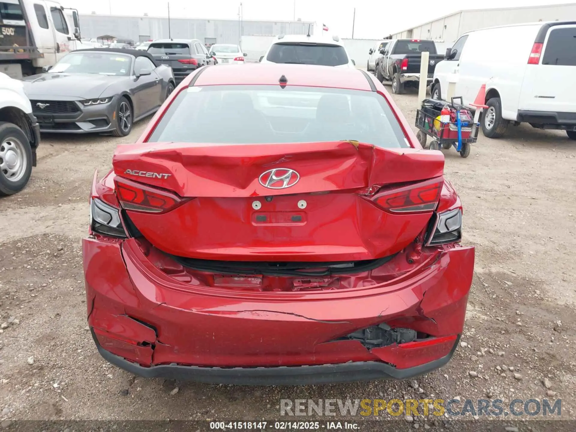 16 Photograph of a damaged car 3KPC24A67LE109942 HYUNDAI ACCENT 2020