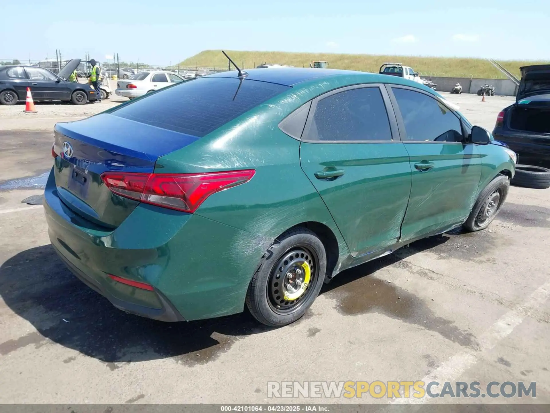 4 Photograph of a damaged car 3KPC24A67LE113117 HYUNDAI ACCENT 2020