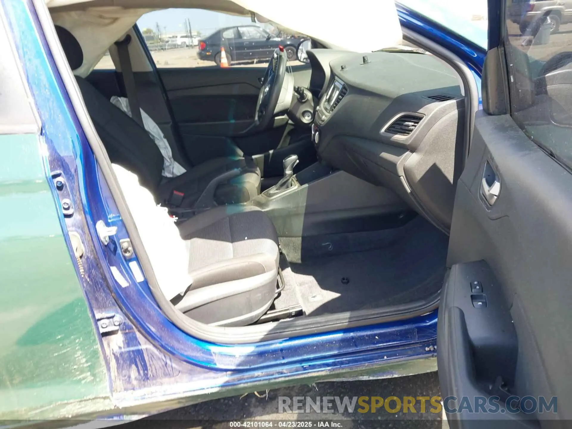 5 Photograph of a damaged car 3KPC24A67LE113117 HYUNDAI ACCENT 2020