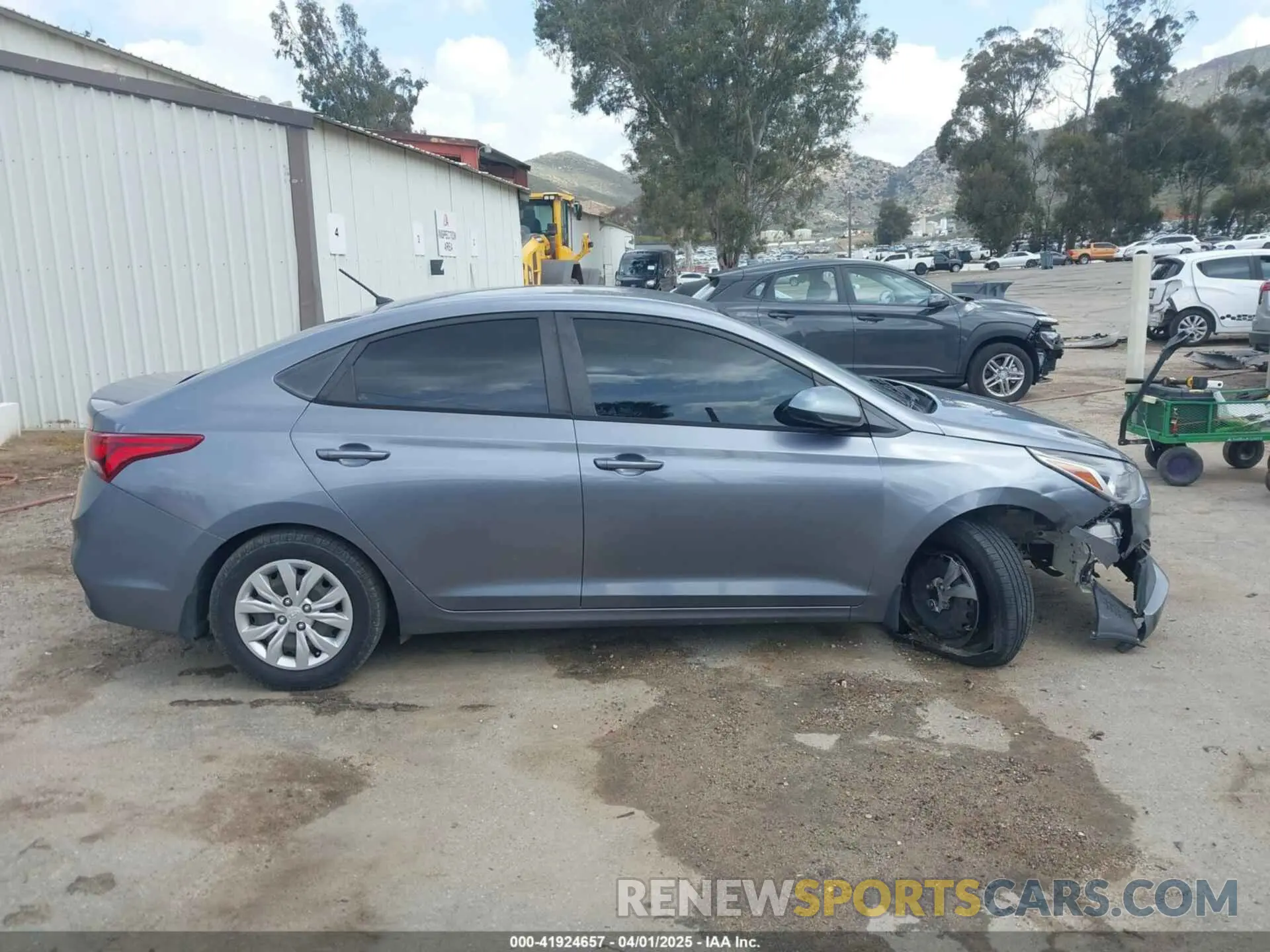 14 Photograph of a damaged car 3KPC24A67LE117880 HYUNDAI ACCENT 2020